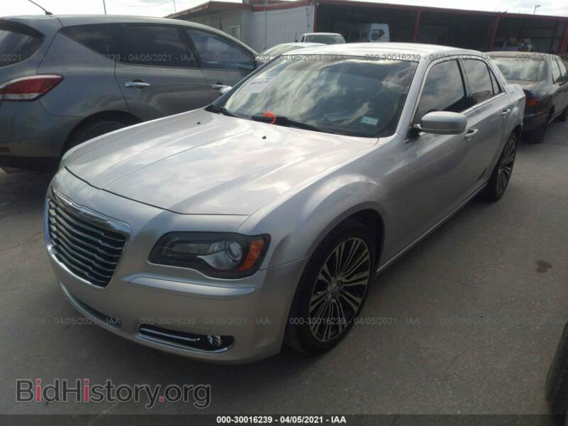 2012 Chrysler 300 (VIN 2C3CCADT9CH136601) — photo 2 of 11