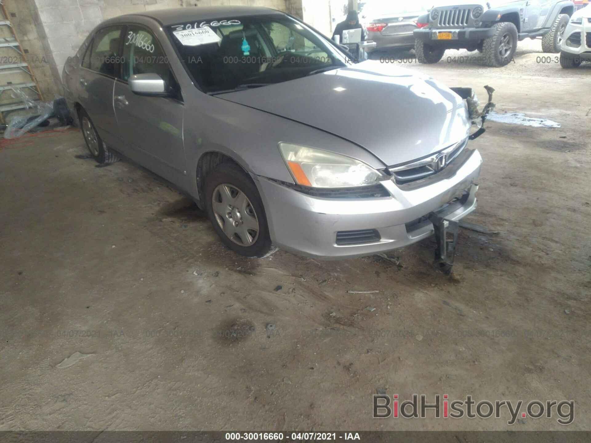 Photo 1HGCM56476A054439 - HONDA ACCORD SDN 2006