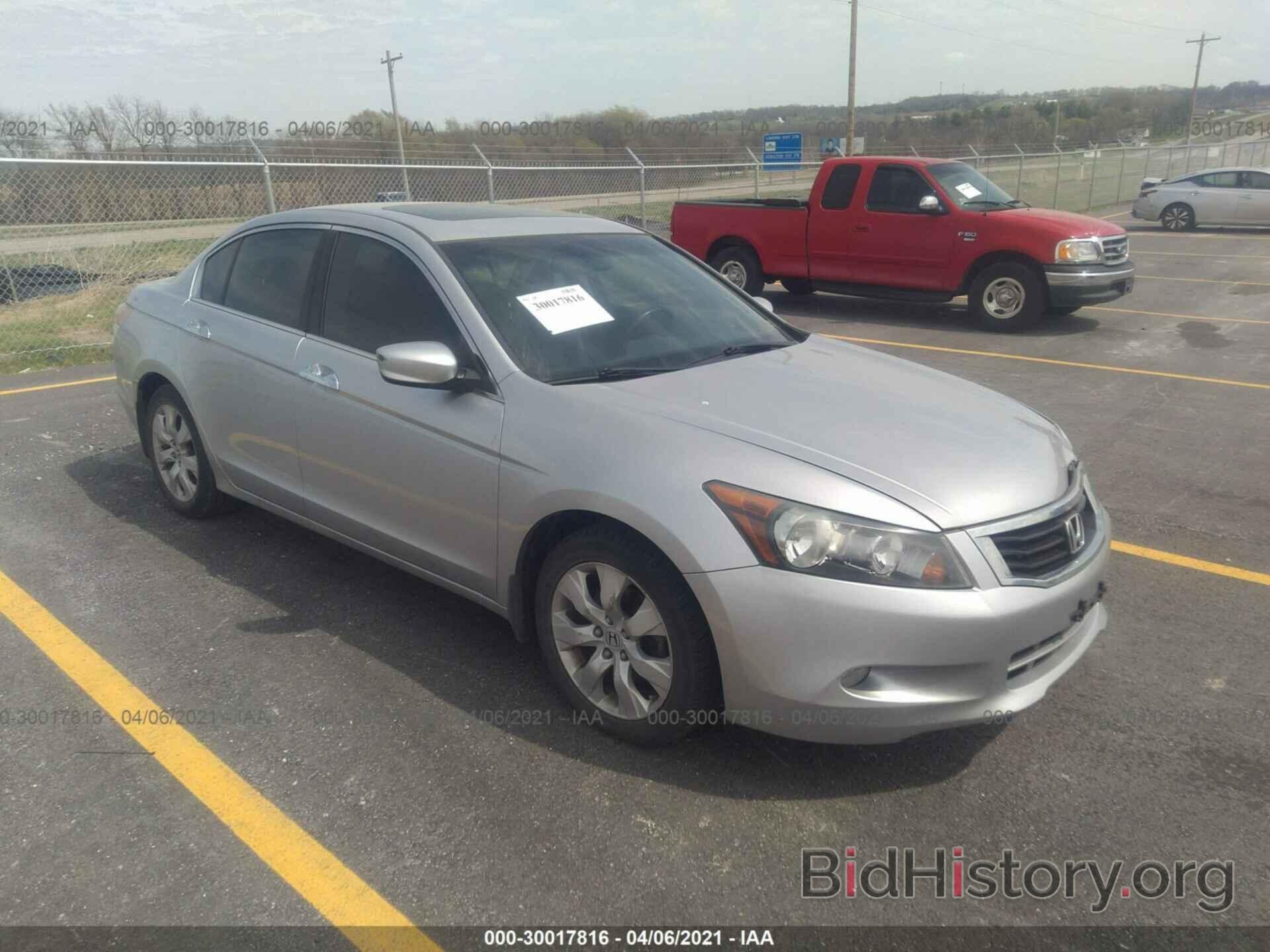 Photo 1HGCP3F81AA010511 - HONDA ACCORD SDN 2010