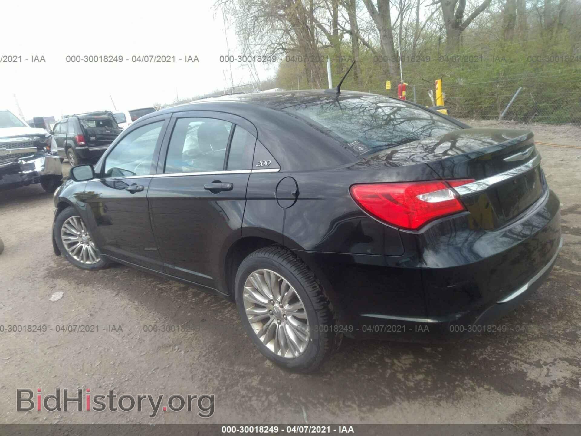 2012 CHRYSLER 200 - VIN: 1C3CCBAB2CN117462 - Фото 3