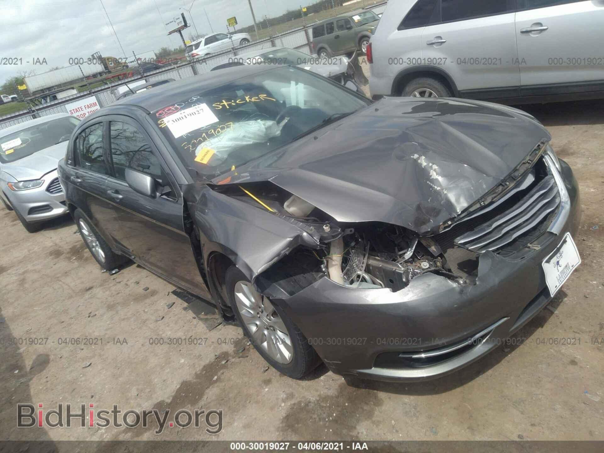 Фотография 1C3CCBAB7CN268345 - CHRYSLER 200 2012