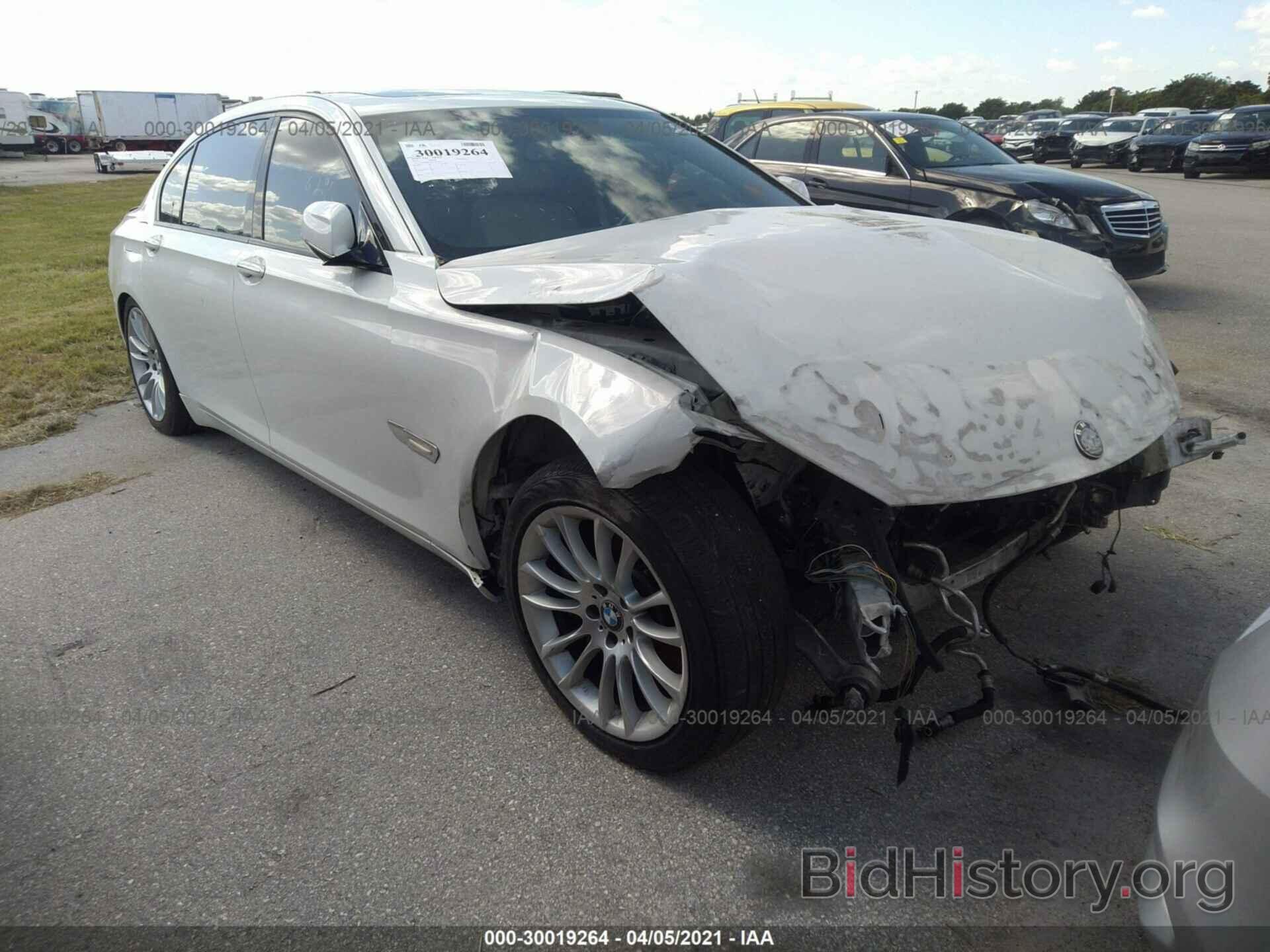 Photo WBAKB8C52CC963202 - BMW 7 SERIES 2012