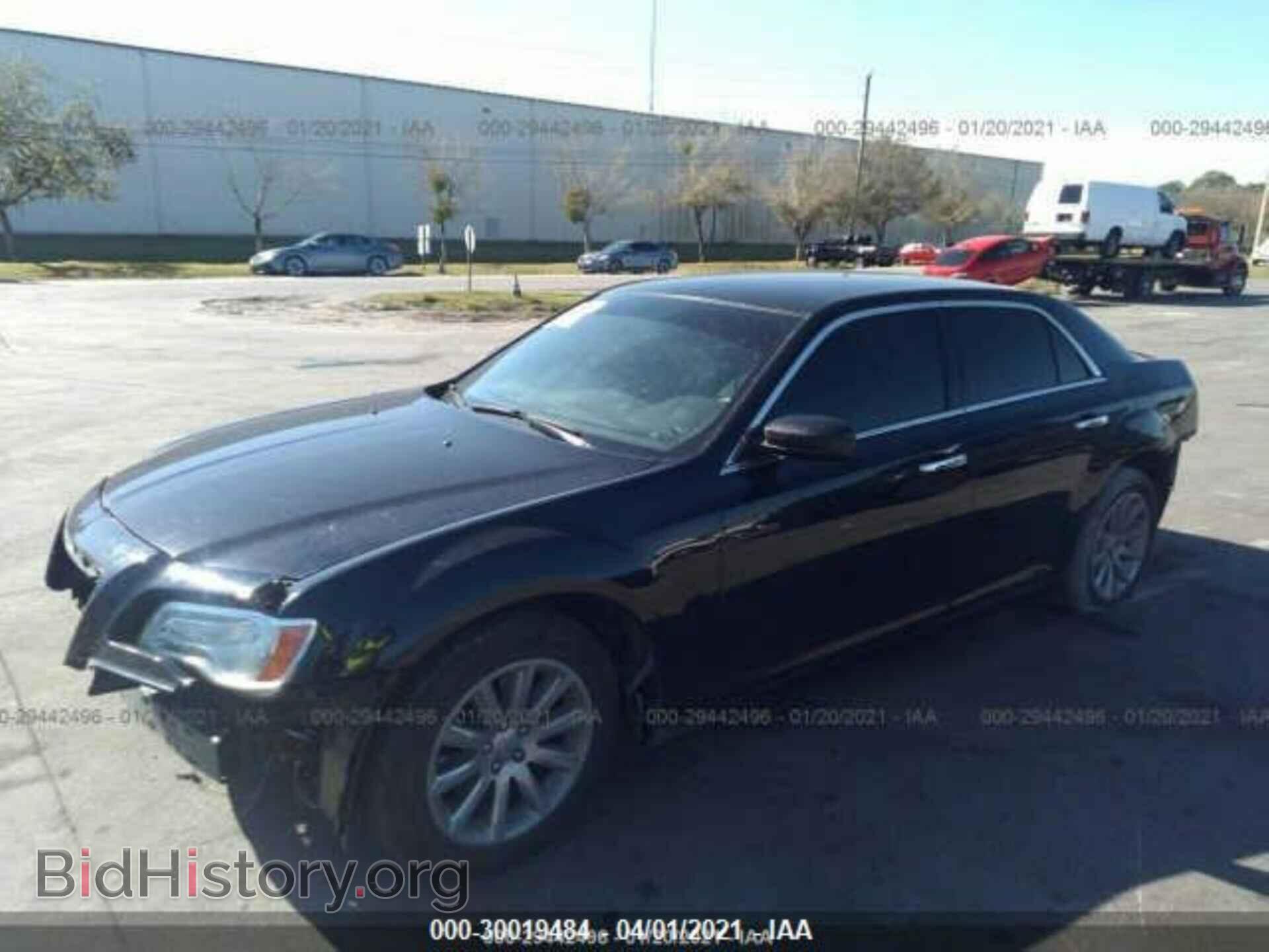 2012 CHRYSLER 300 - VIN: 2C3CCACG7CH245742 - Фото 2