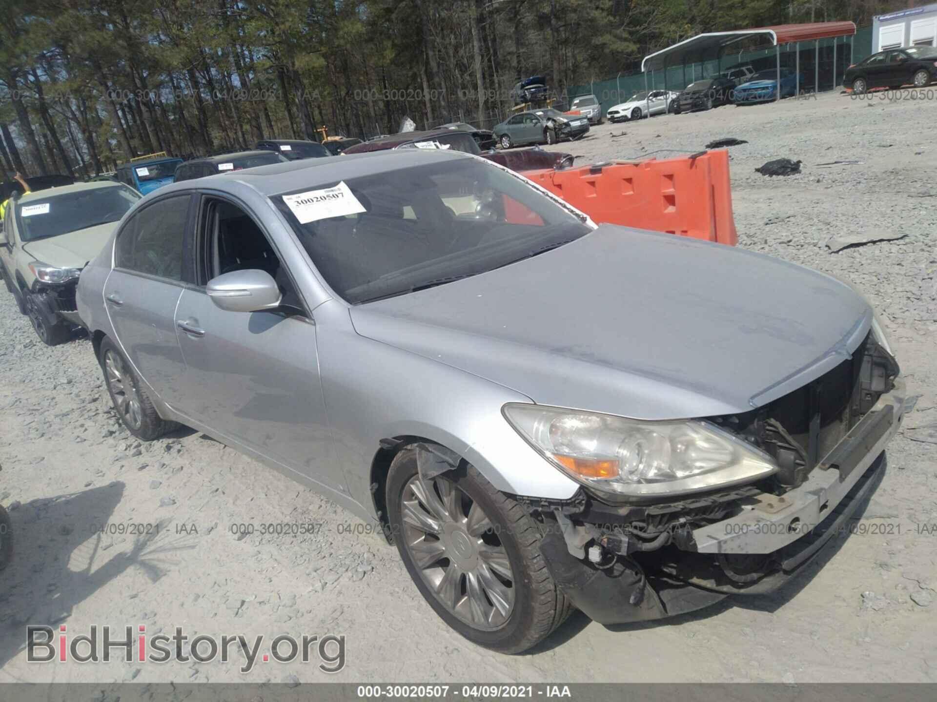 Photo KMHGC46EX9U020029 - HYUNDAI GENESIS 2009
