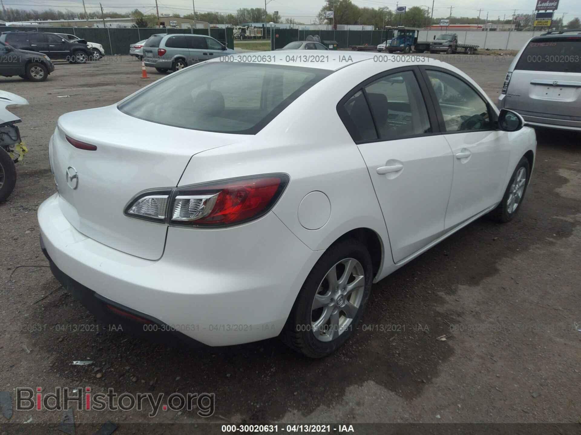 2011 MAZDA MAZDA3 - VIN: JM1BL1VFXB1477812 - Фото 4
