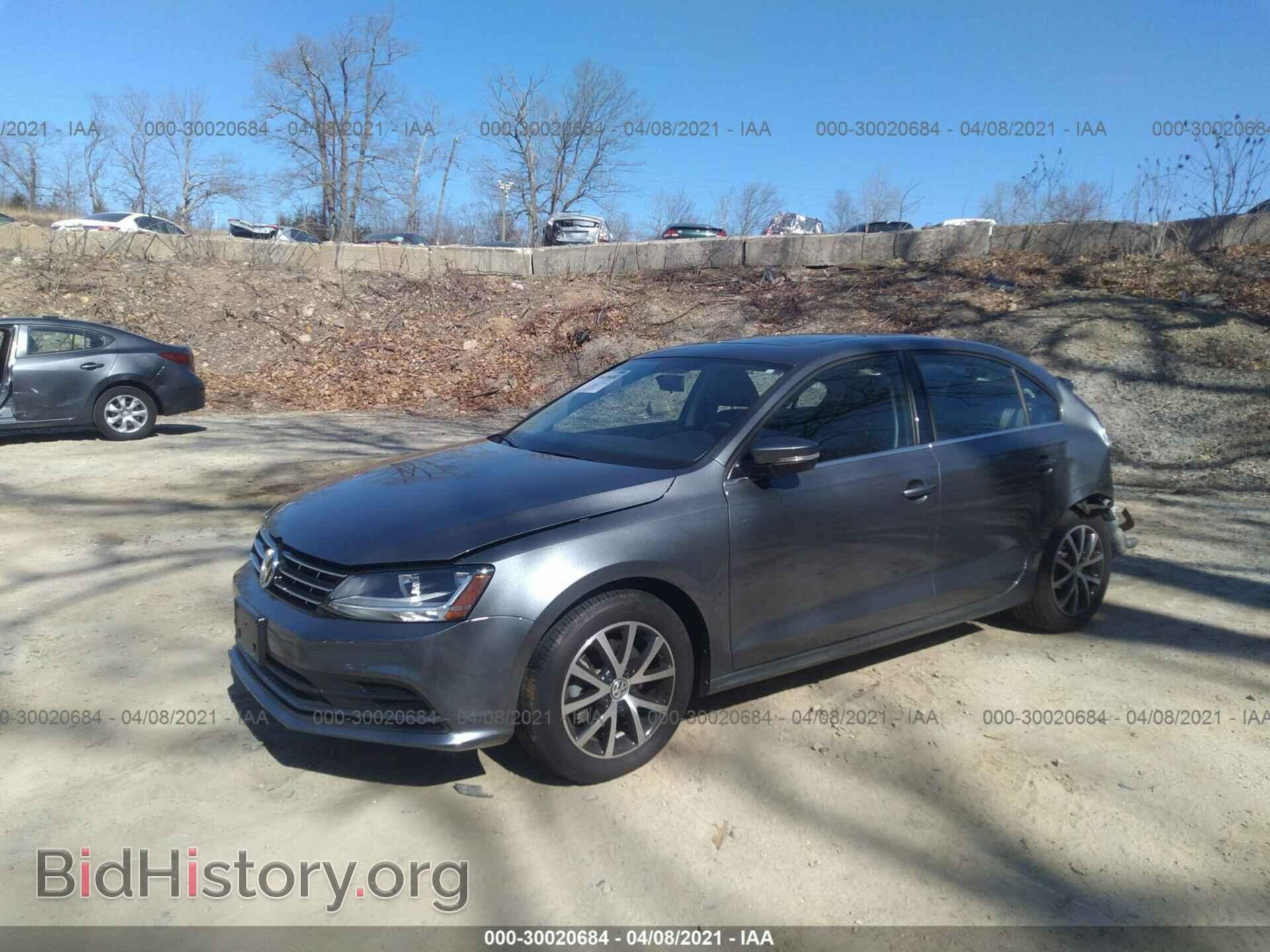 2018 VOLKSWAGEN JETTA - VIN: 3VWDB7AJ6JM263455 - Фото 2