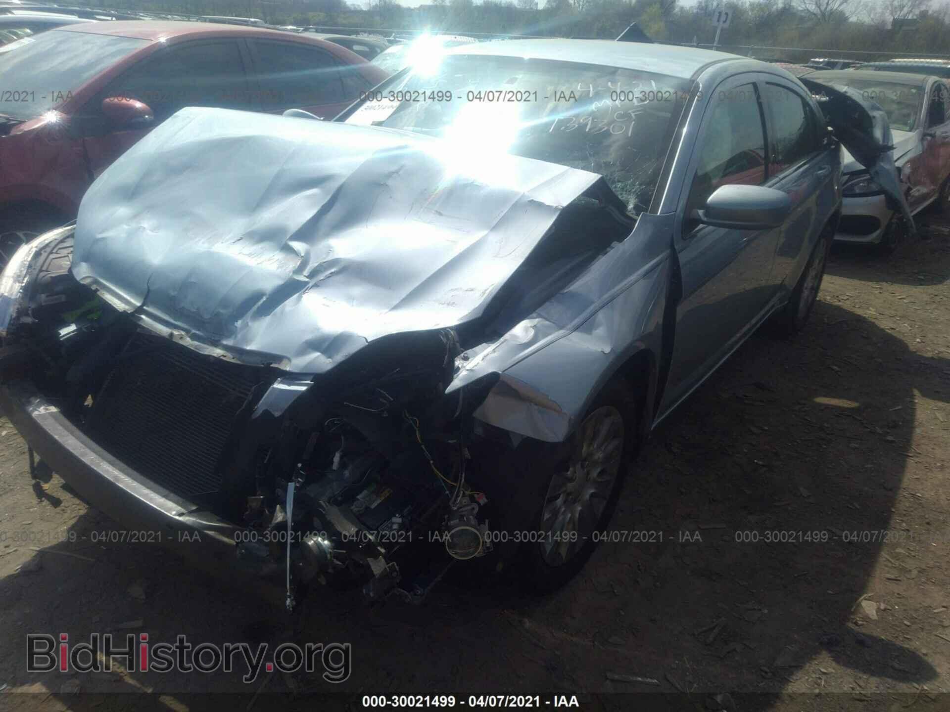 2012 CHRYSLER 200 - VIN: 1C3CCBAB0CN139301 - Фото 2