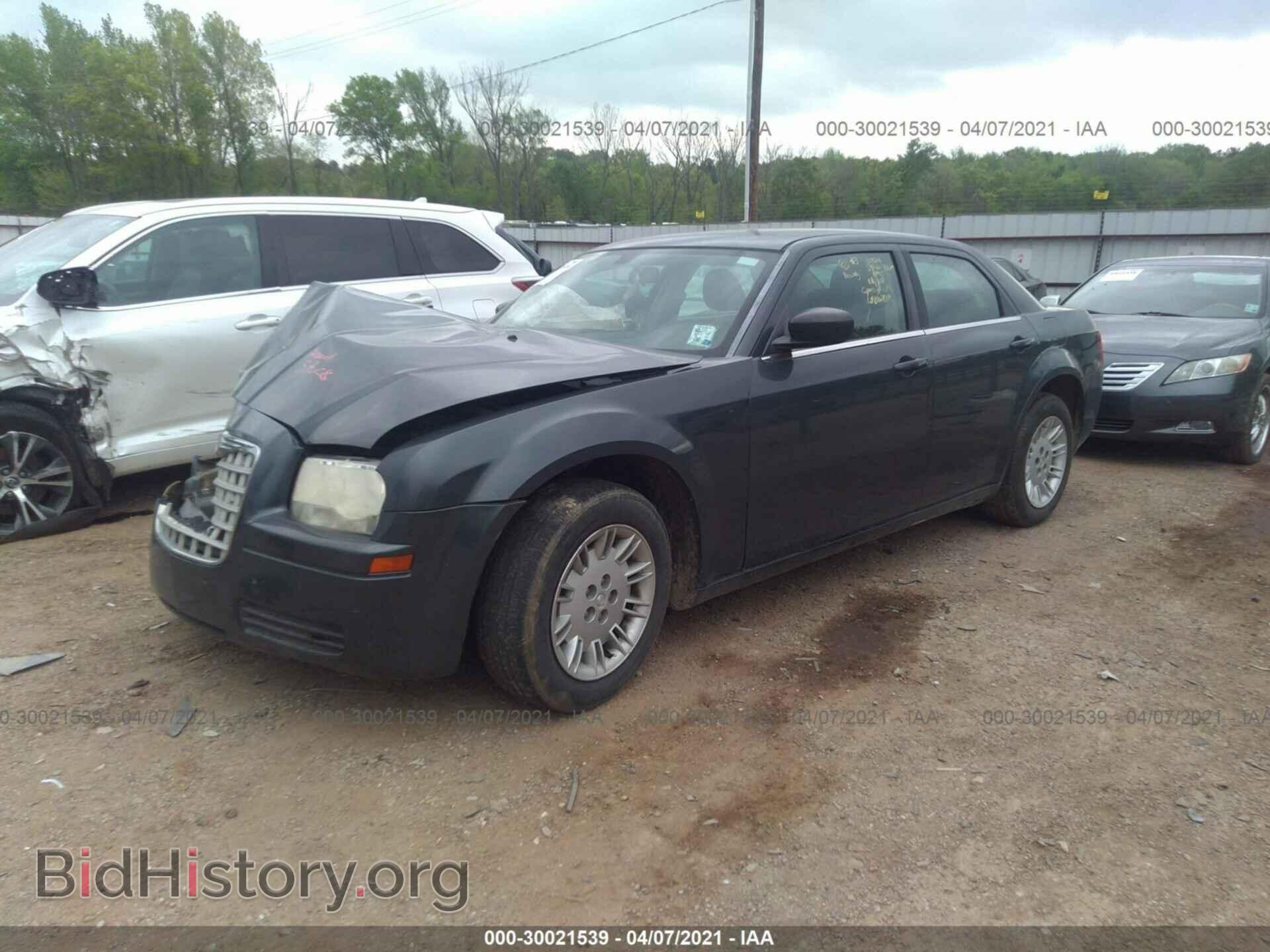 2007 CHRYSLER 300 - VIN: 2C3KA43R57H862809 - Фото 2