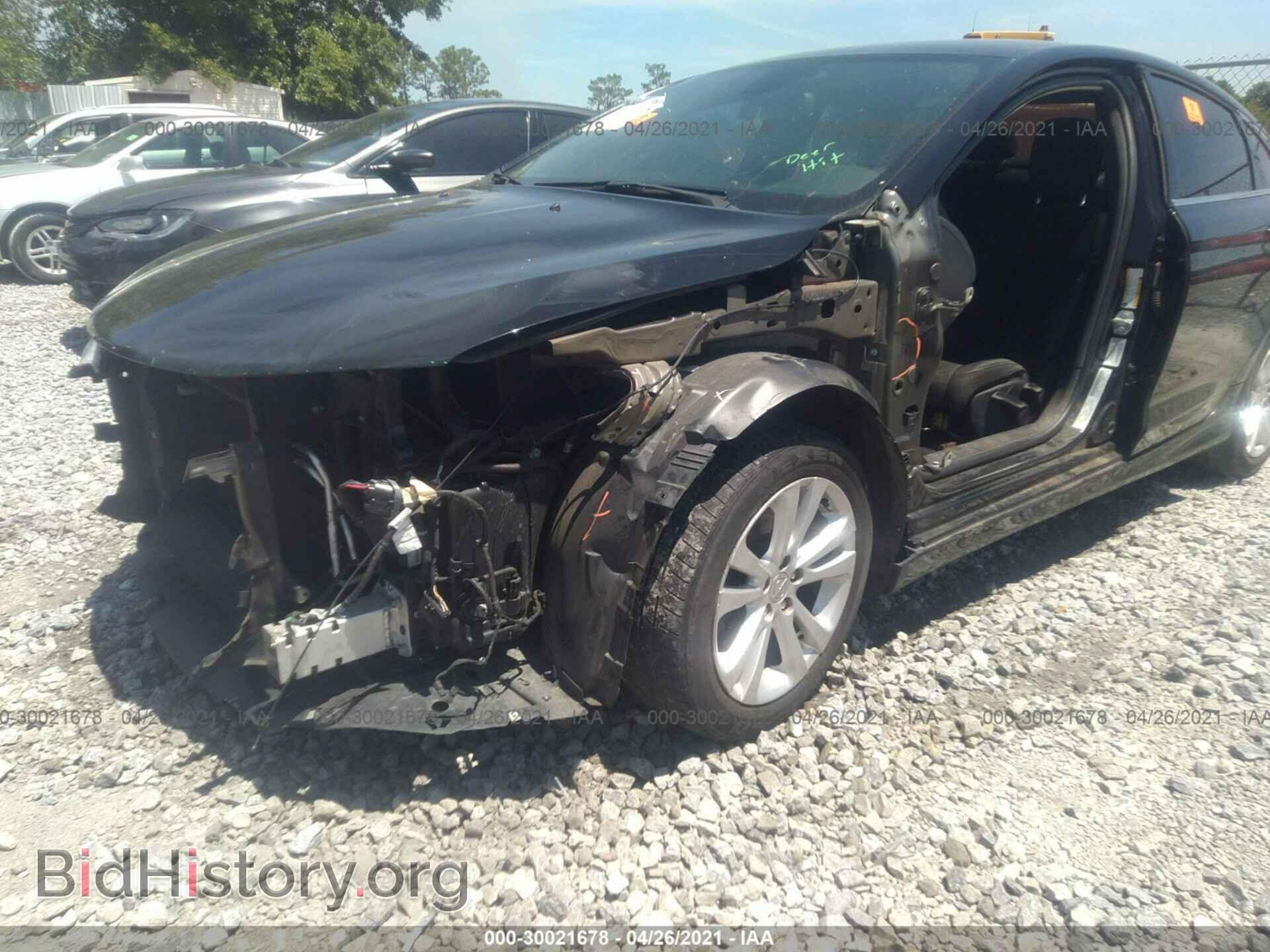 2016 CHRYSLER 200 - VIN: 1C3CCCAB5GN109111 - Фото 6