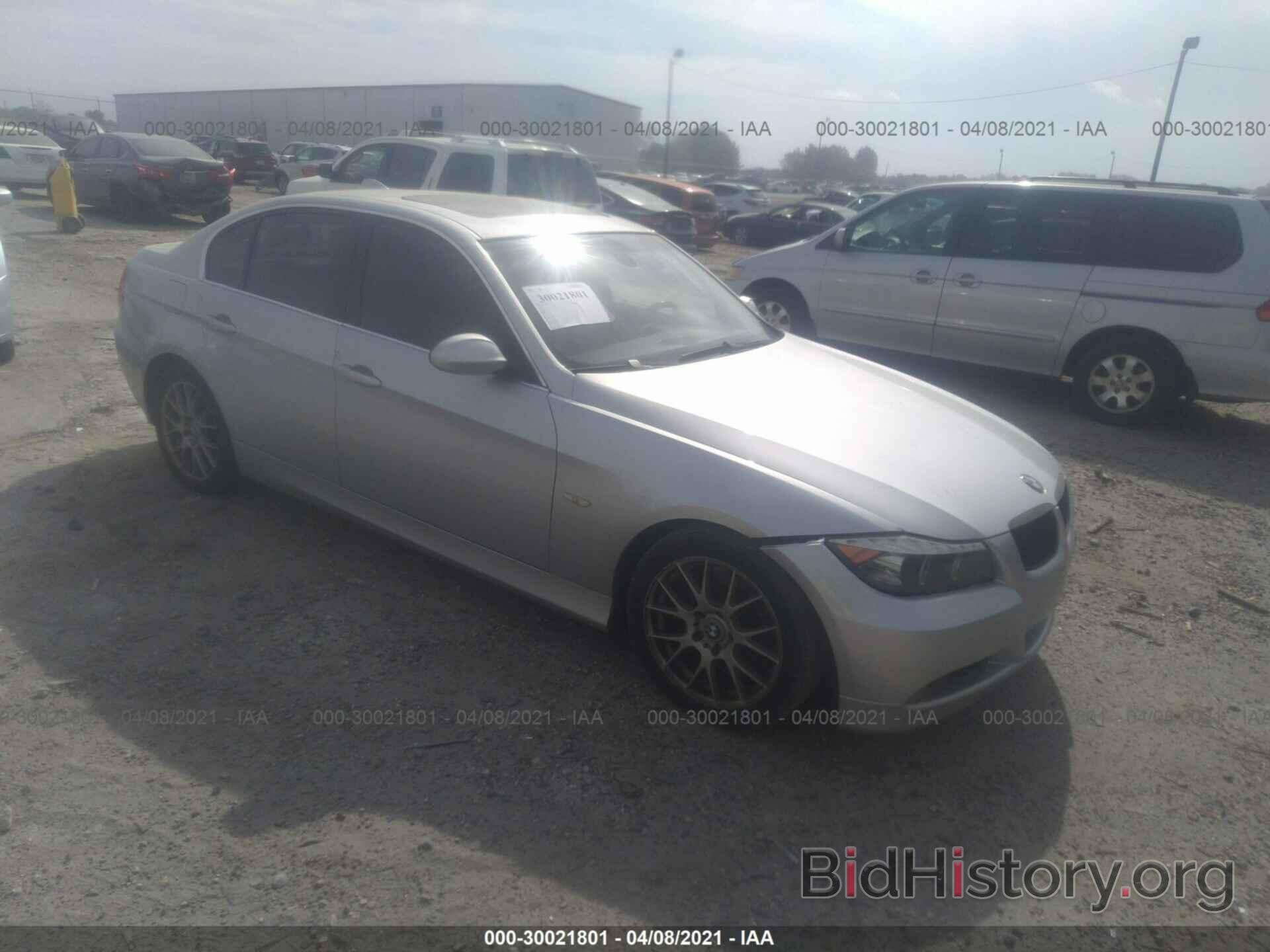 Photo WBAVB775X8NM05546 - BMW 3 SERIES 2008