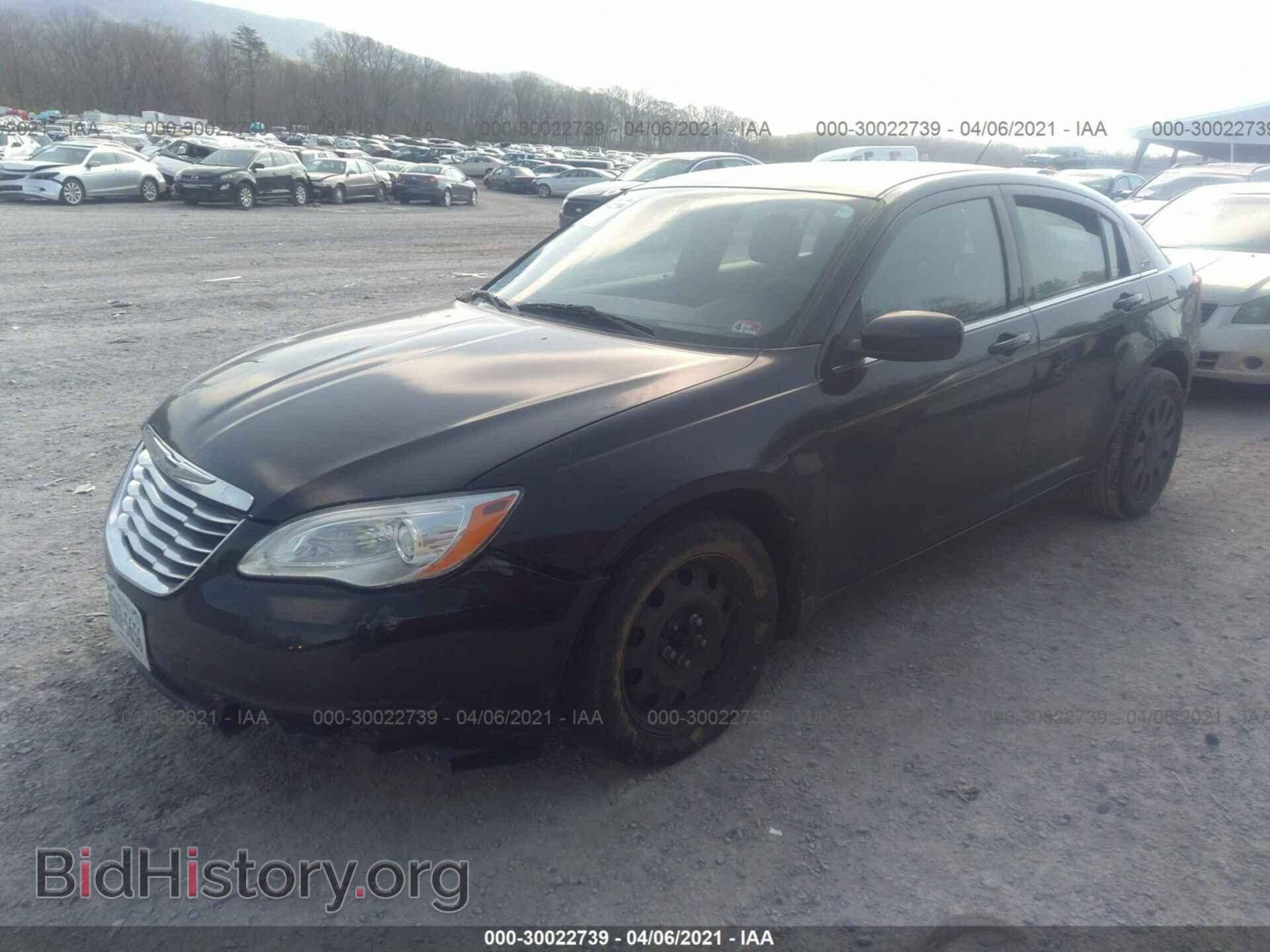 2012 CHRYSLER 200 - VIN: 1C3CCBAB1CN106937 - Фото 2