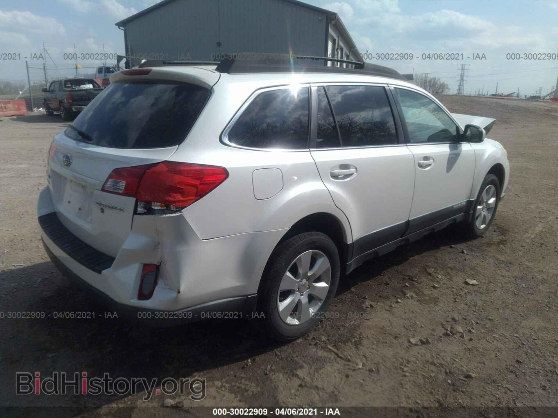 2011 SUBARU OUTBACK - VIN: 4S4BRCCC8B3423976 - Photo 4