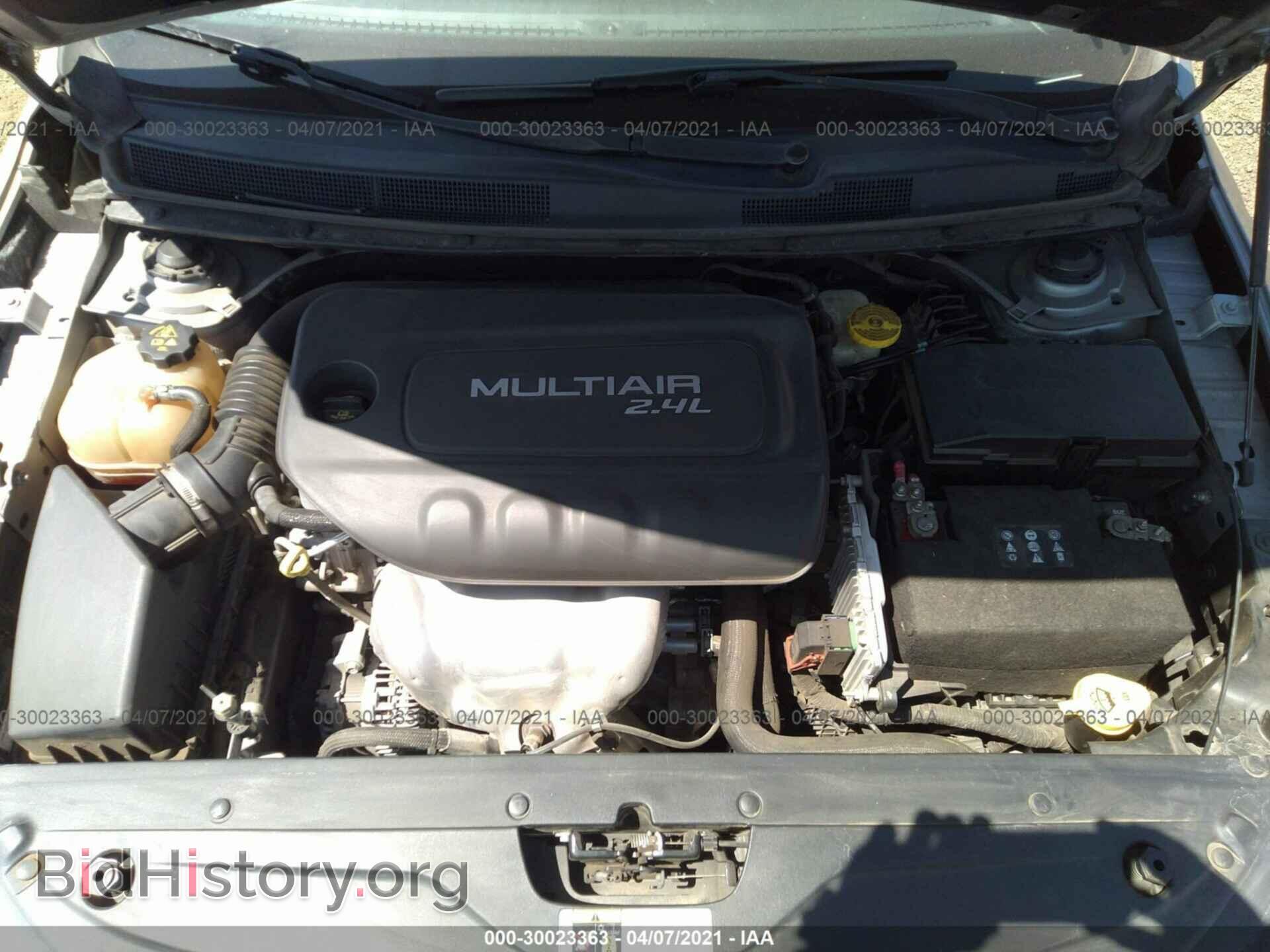 2015 CHRYSLER 200 - VIN: 1C3CCCAB8FN604076 - Фото 10