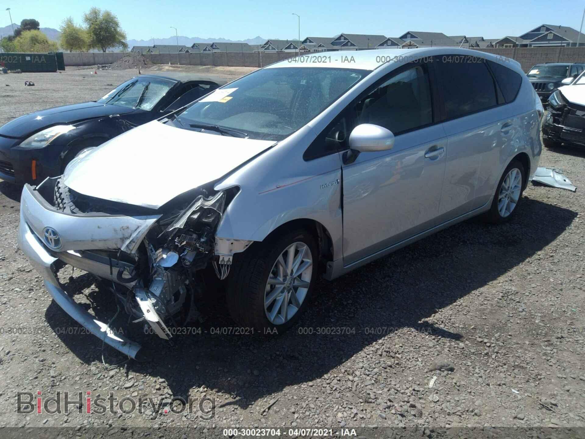 2012 TOYOTA PRIUS V - VIN: JTDZN3EU8C3103272 - Фото 2