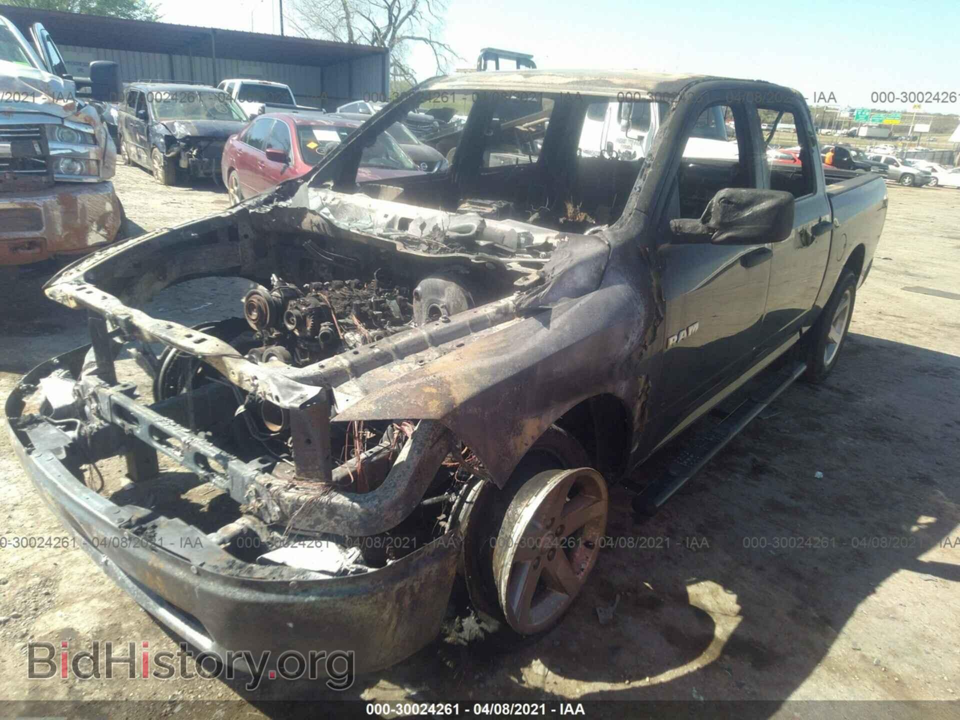 2010 DODGE RAM 1500 - VIN: 1D7RB1CP0AS244906 - Фото 2