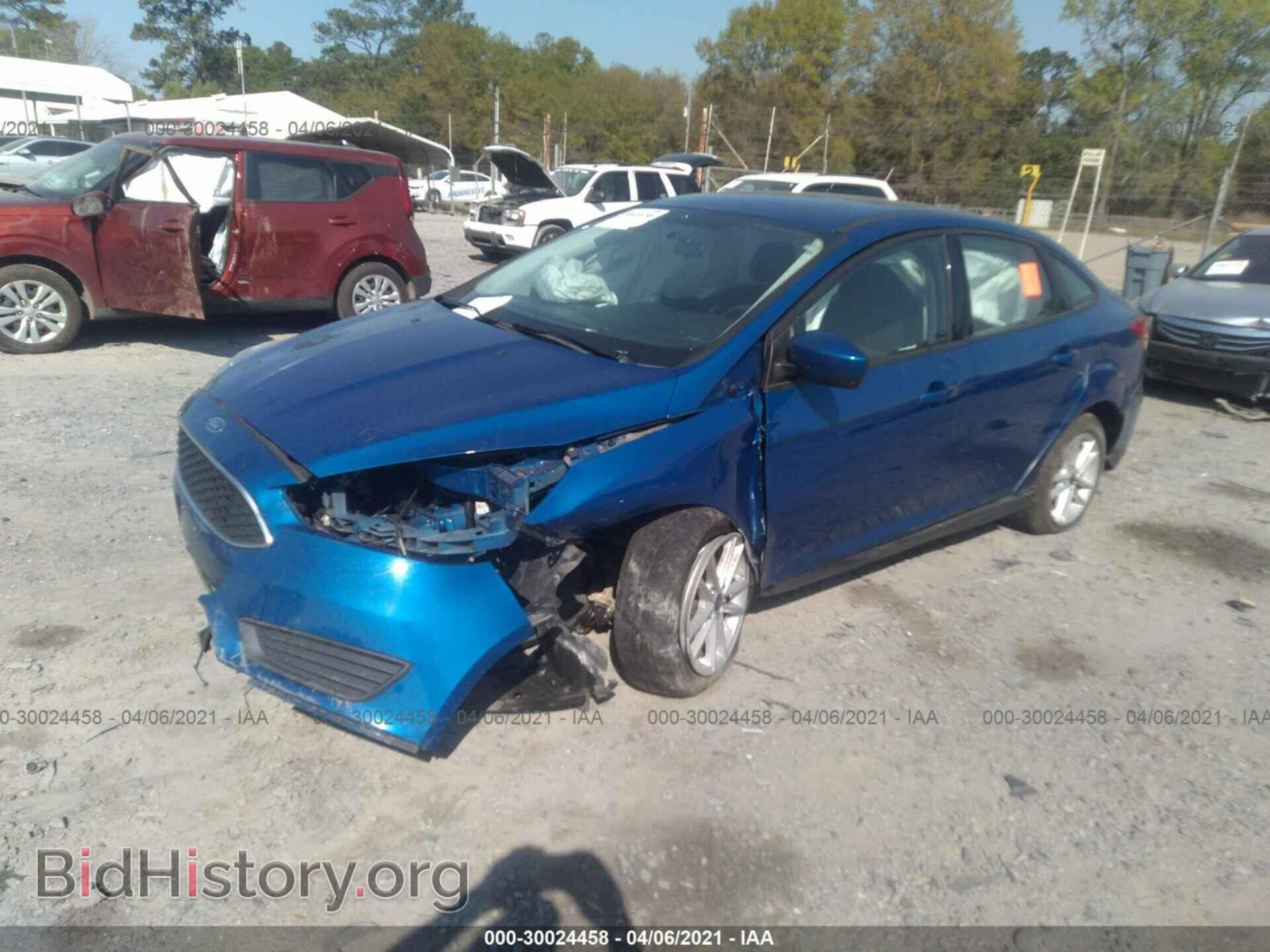 2018 FORD FOCUS - VIN: 1FADP3F22JL205946 - Фото 2