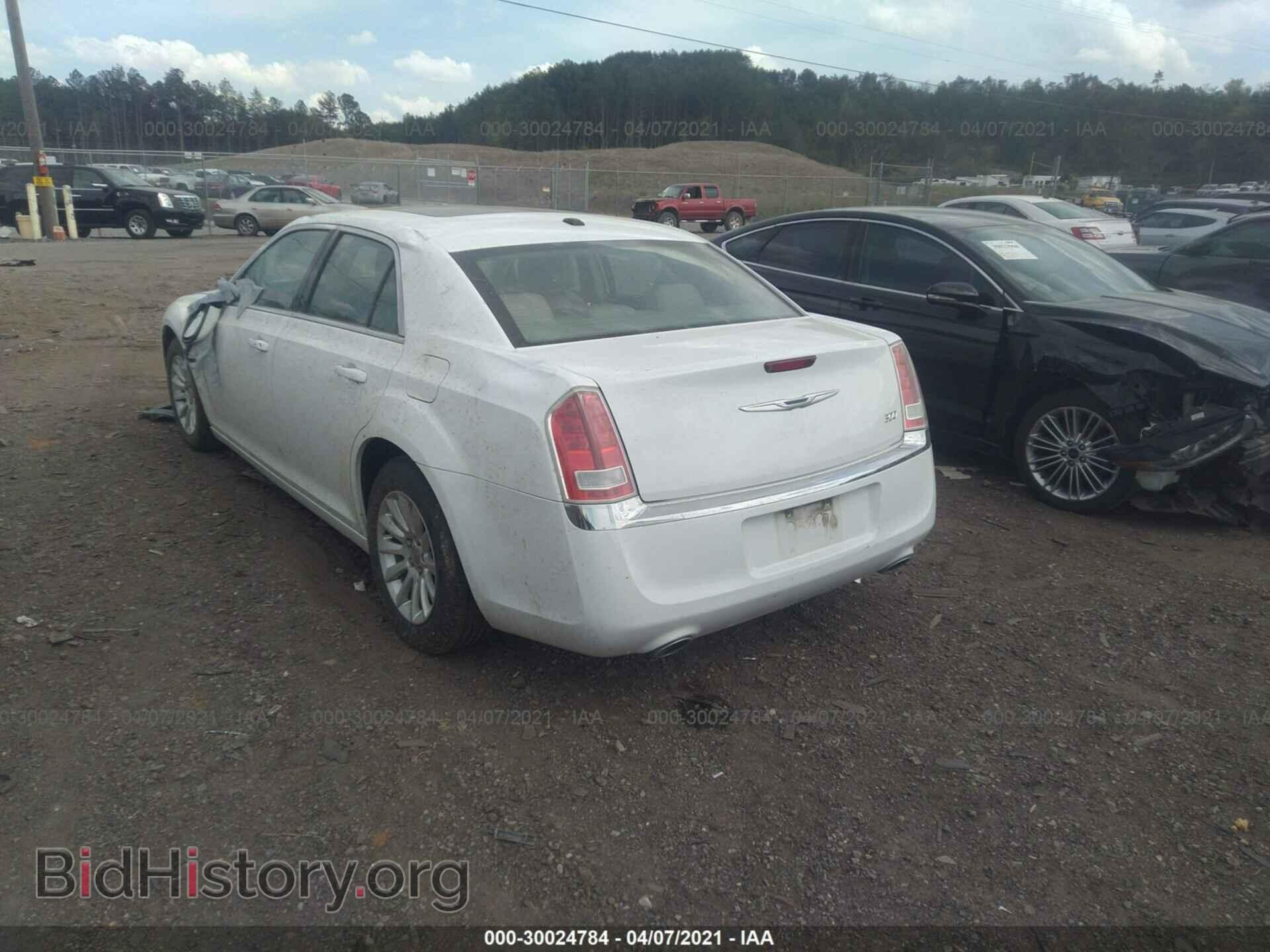 2013 CHRYSLER 300 - VIN: 2C3CCAAG3DH551440 - Фото 3