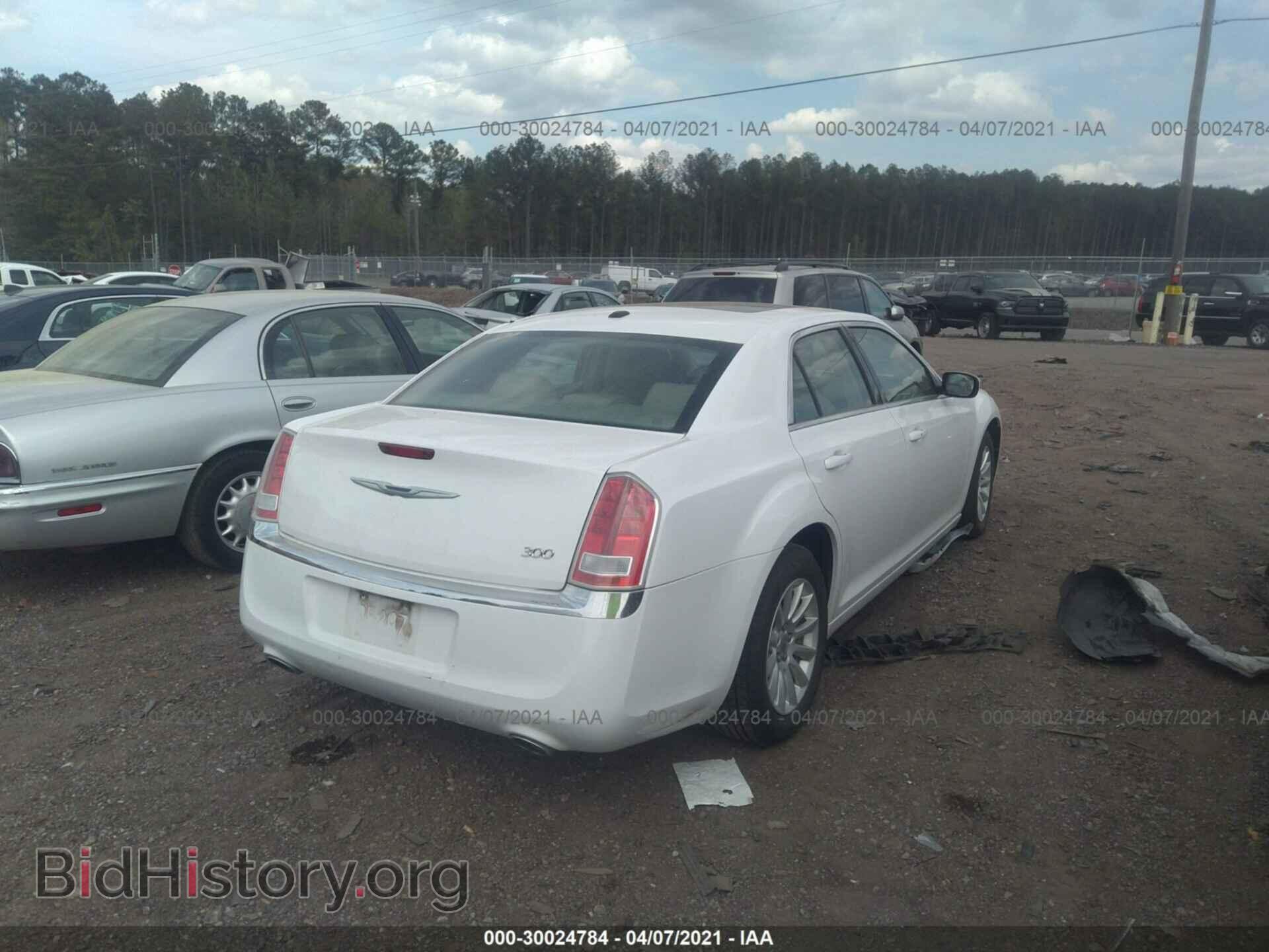 2013 CHRYSLER 300 - VIN: 2C3CCAAG3DH551440 - Фото 4