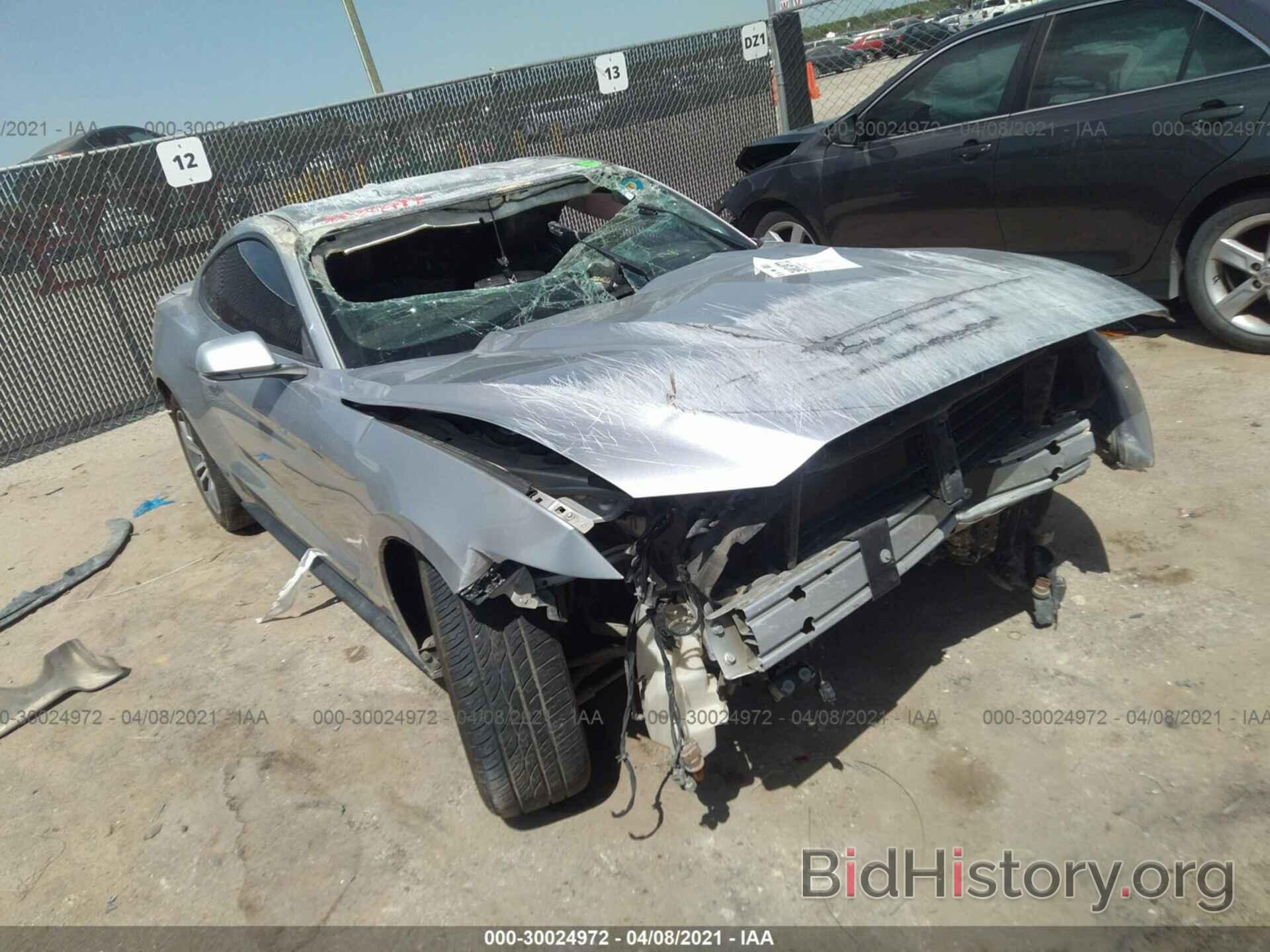 Photo 1FA6P8TH8F5412710 - FORD MUSTANG 2015