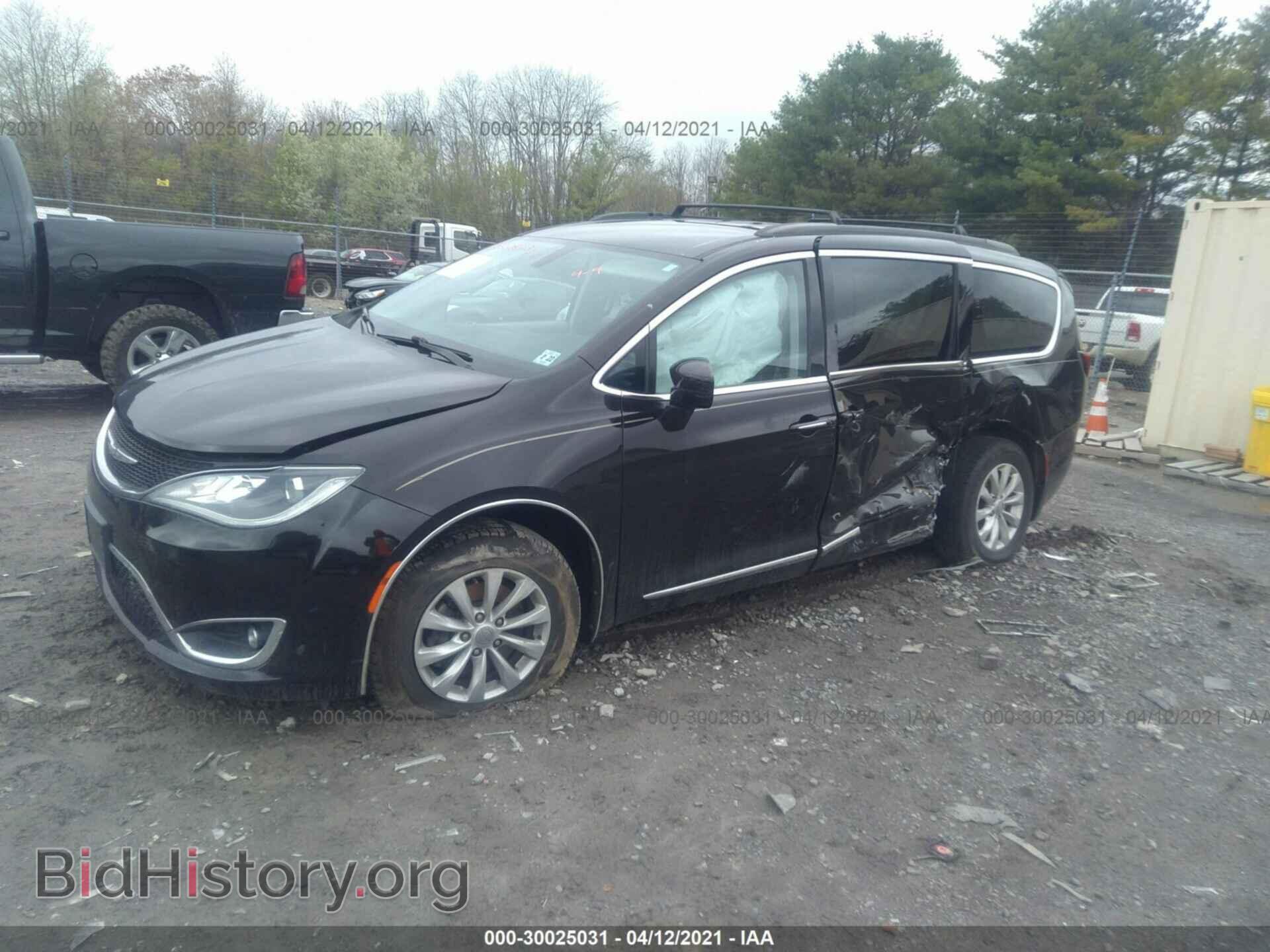 2017 CHRYSLER PACIFICA - VIN: 2C4RC1BGXHR530024 - Фото 2