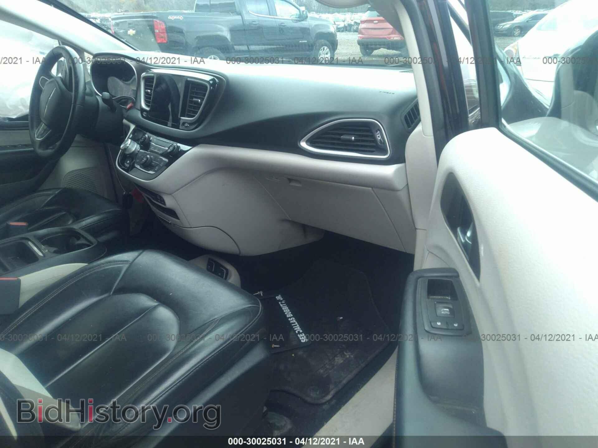 2017 CHRYSLER PACIFICA - VIN: 2C4RC1BGXHR530024 - Фото 5