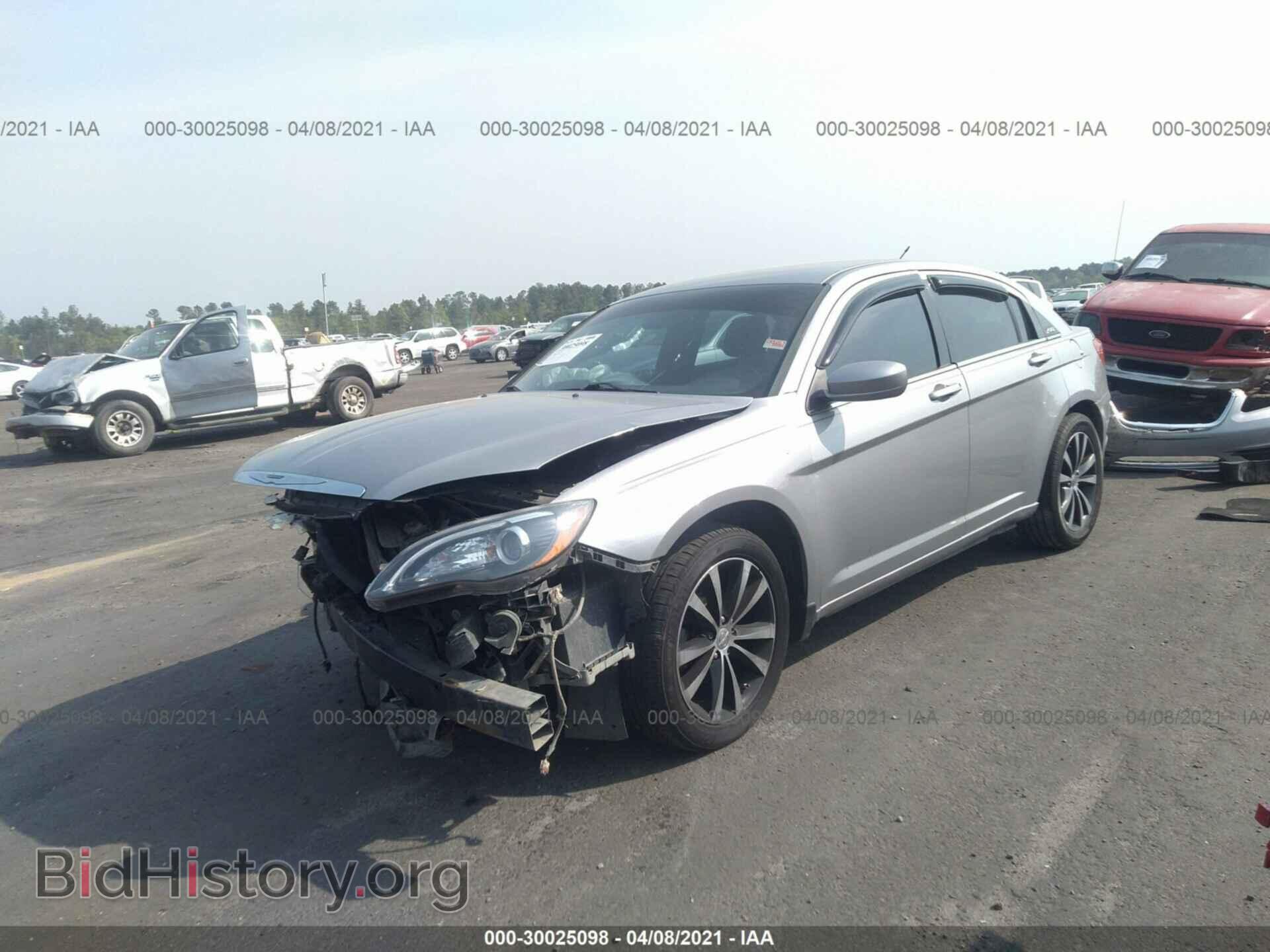 2013 CHRYSLER 200 - VIN: 1C3CCBBB1DN684911 - Photo 2