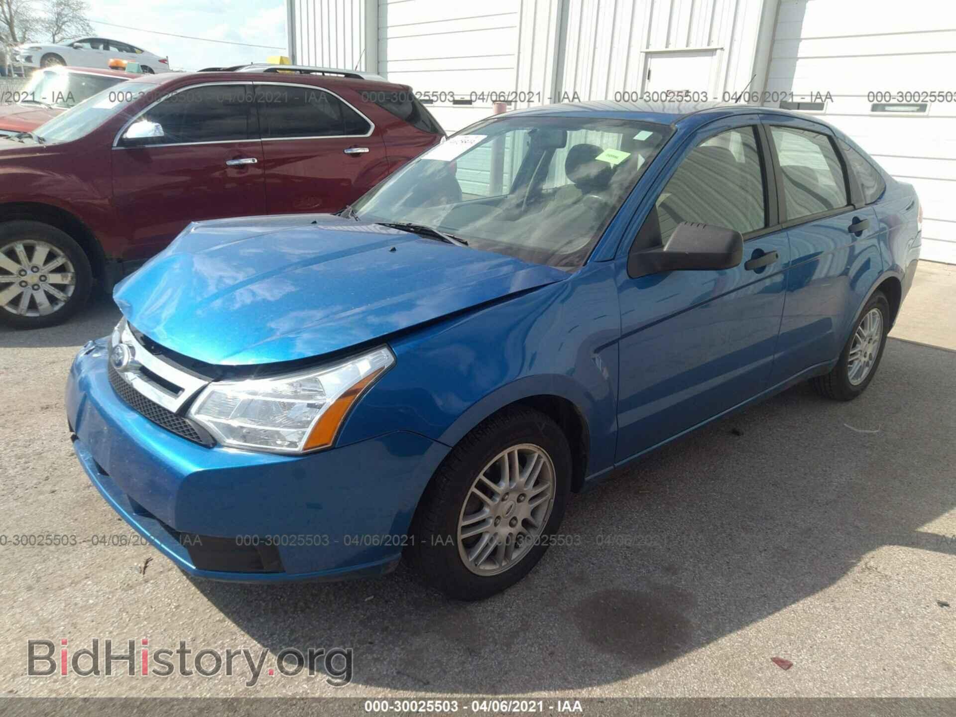 2011 FORD FOCUS - VIN: 1FAHP3FN6BW105568 - Фото 2