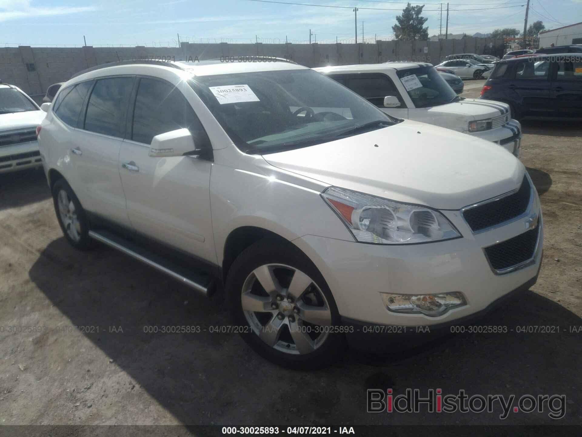 Photo 1GNKRGED2CJ347404 - CHEVROLET TRAVERSE 2012