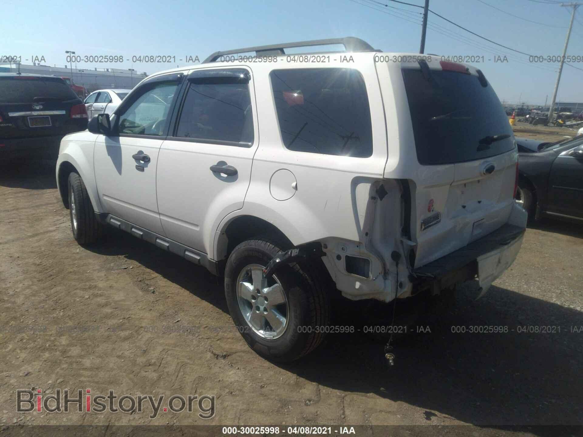 2011 FORD ESCAPE - VIN: 1FMCU0D73BKB11766 - Фото 3