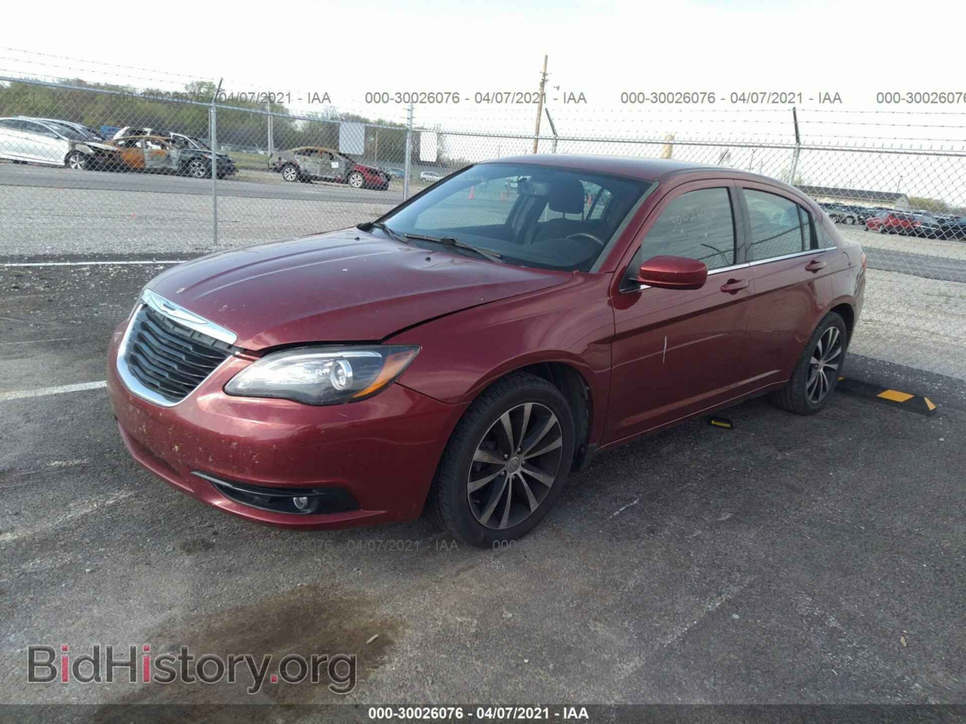2013 CHRYSLER 200 - VIN: 1C3CCBBB0DN545398 - Фото 2
