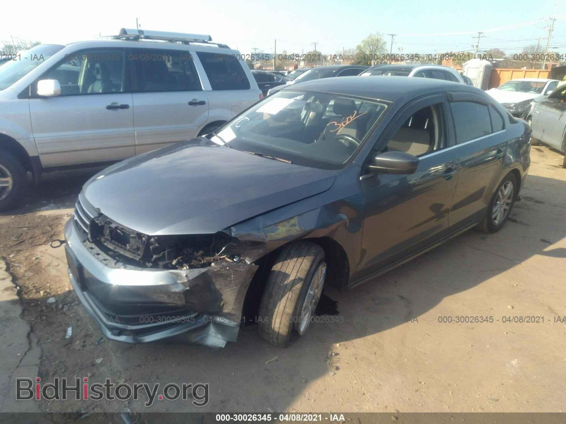 2017 VOLKSWAGEN JETTA - VIN: 3VW2B7AJ1HM372438 - Фото 2