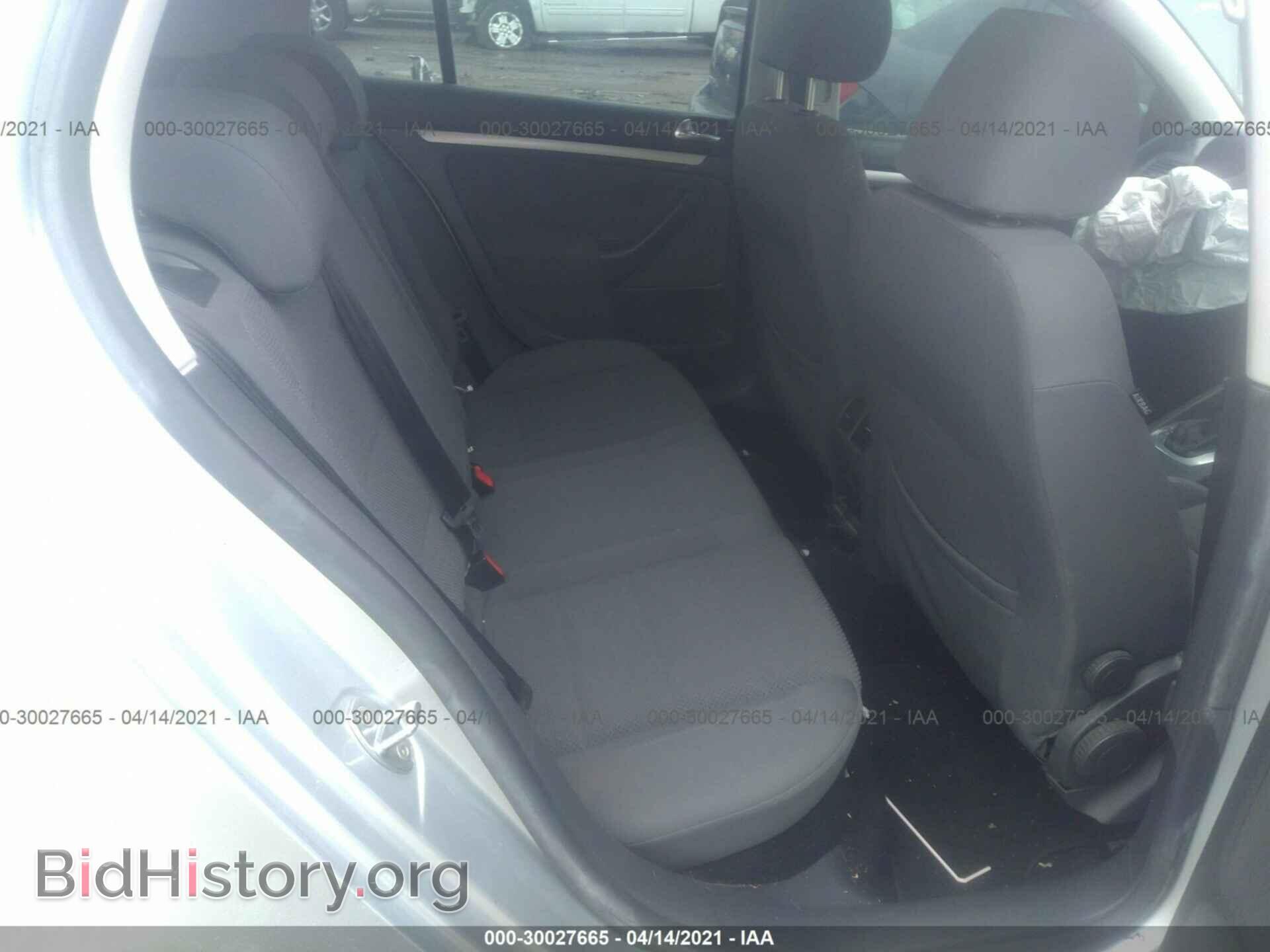 2008 VOLKSWAGEN RABBIT - VIN: WVWDA71K38W005841 - Фото 8
