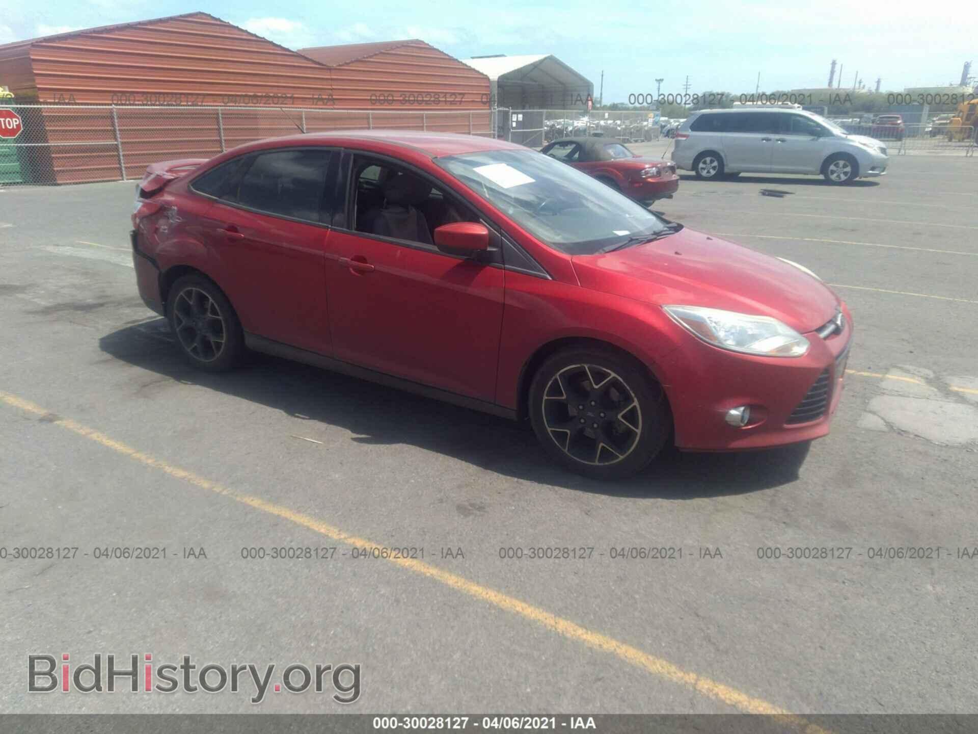 Photo 1FAHP3F24CL477855 - FORD FOCUS 2012