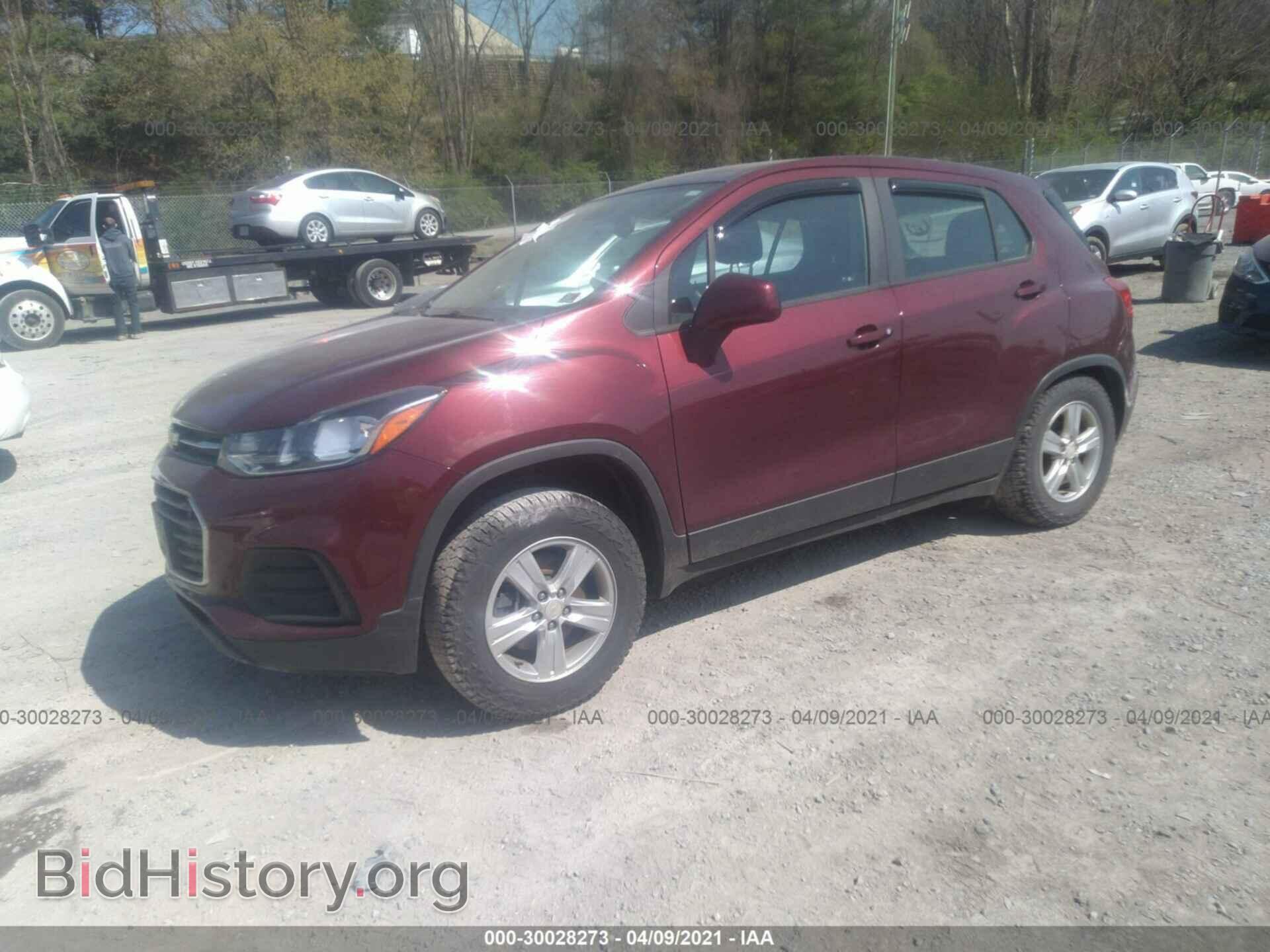 2017 CHEVROLET TRAX - VIN: 3GNCJNSB9HL211936 - Фото 2