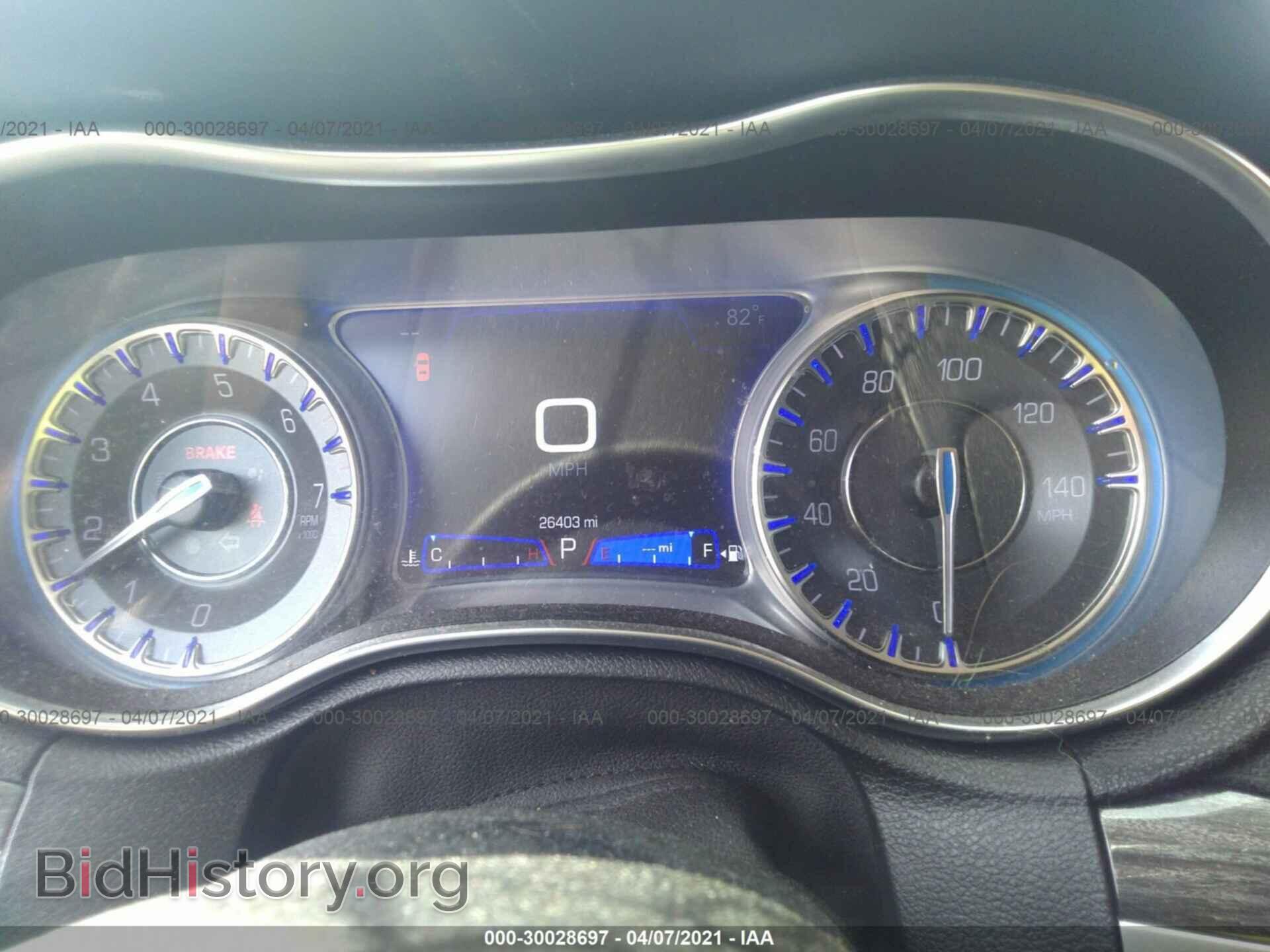 2019 CHRYSLER 300 - VIN: 2C3CCAAG5KH755864 - Фото 7