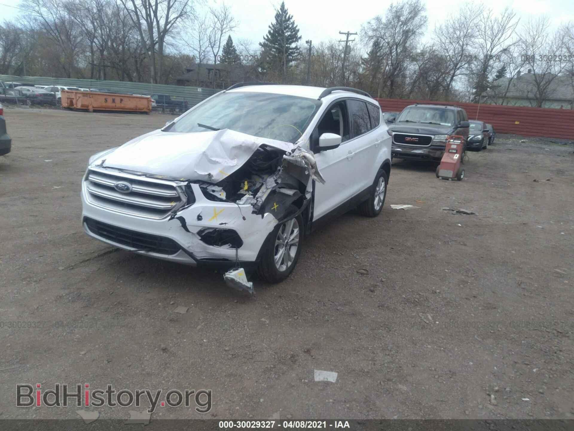 2017 FORD ESCAPE - VIN: 1FMCU0GD3HUD52242 - Фото 2