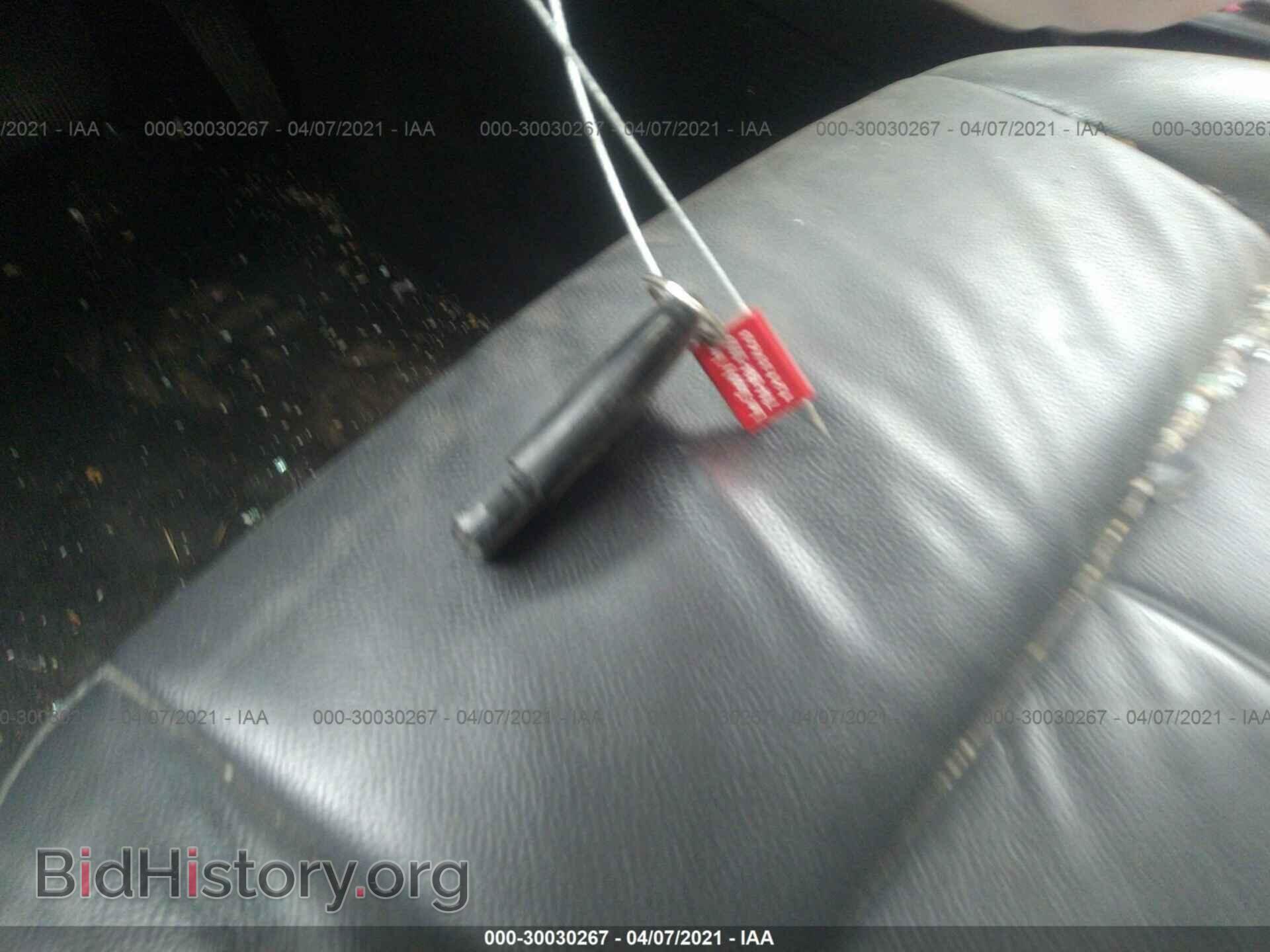 2008 CHRYSLER 300 - VIN: 2C3KK33GX8H155003 - Фото 11