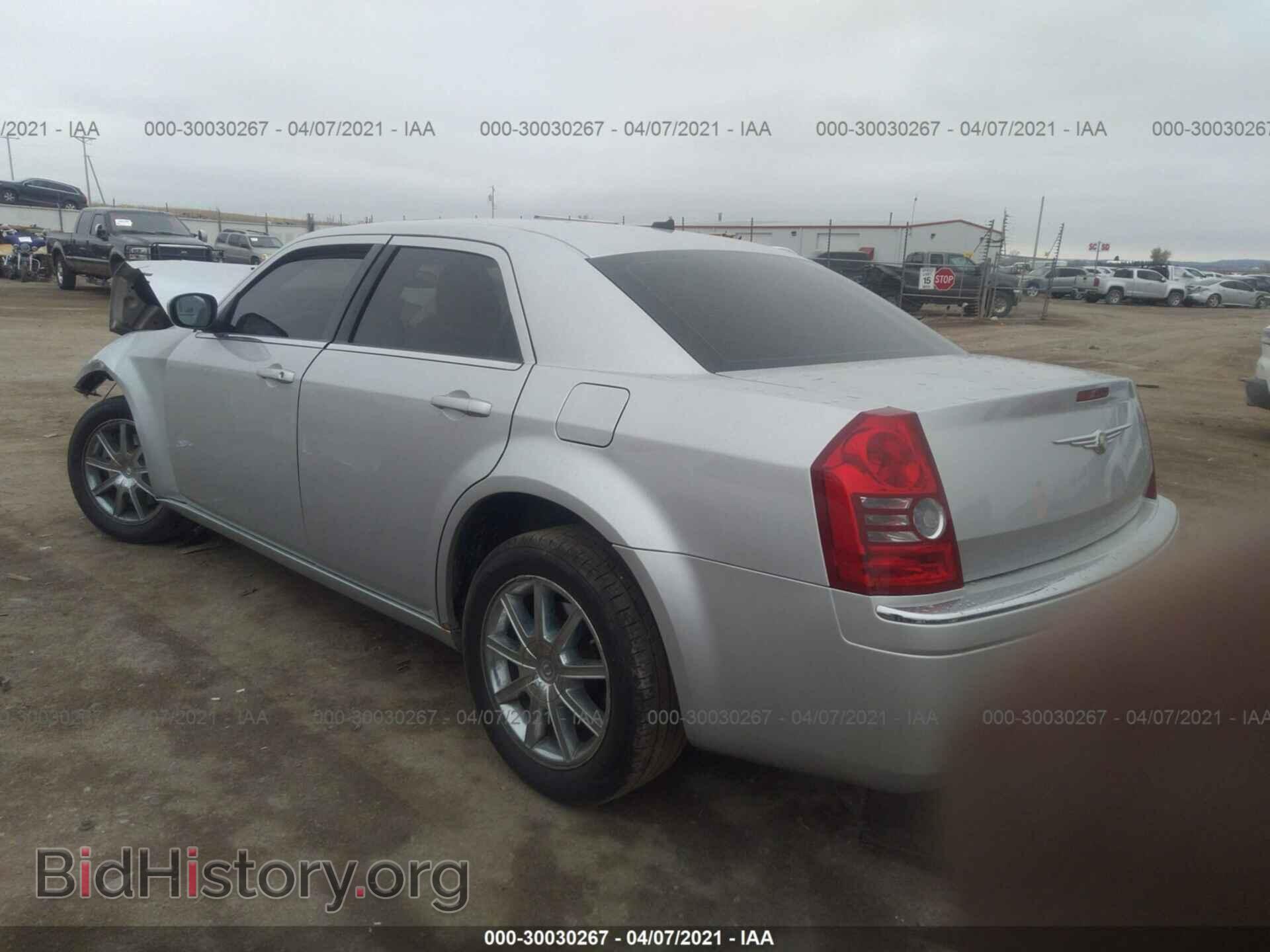 2008 CHRYSLER 300 - VIN: 2C3KK33GX8H155003 - Фото 3