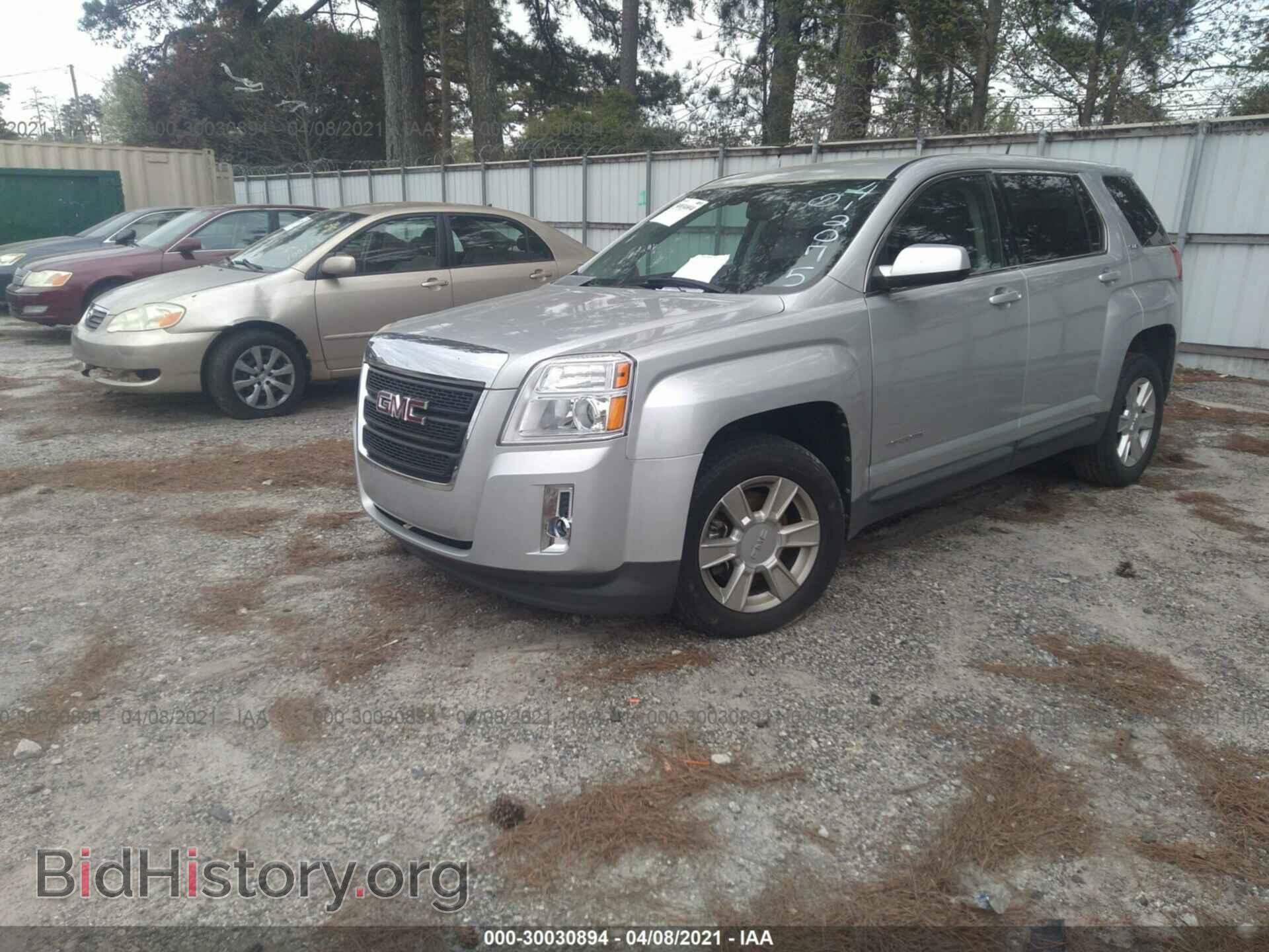 2010 GMC TERRAIN - VIN: 2CTALBEW5A6412075 - Photo 2