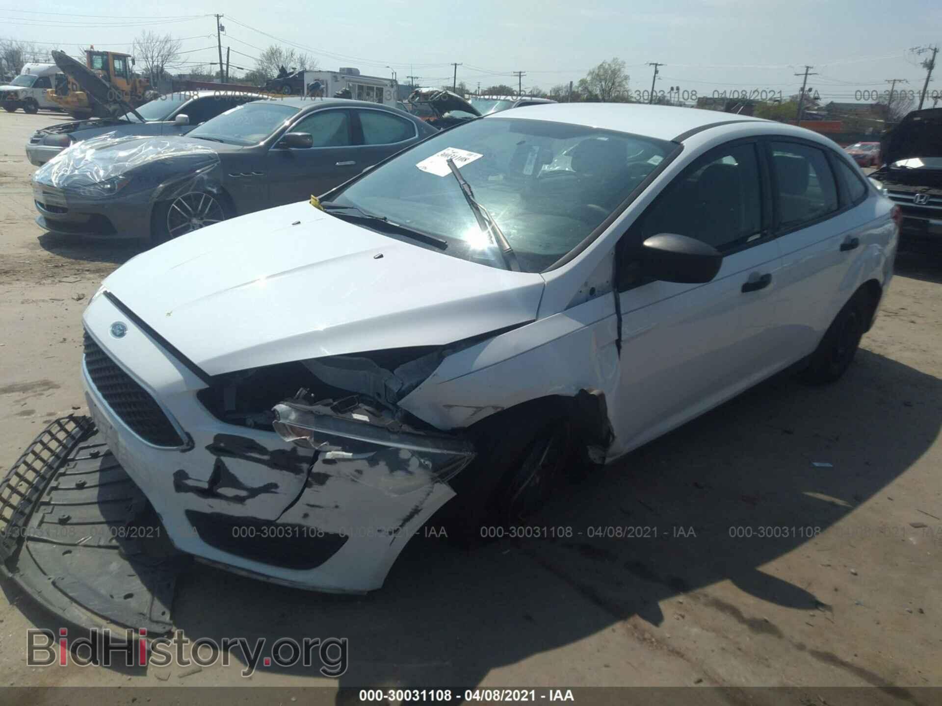 2016 FORD FOCUS - VIN: 1FADP3E24GL229028 - Фото 2