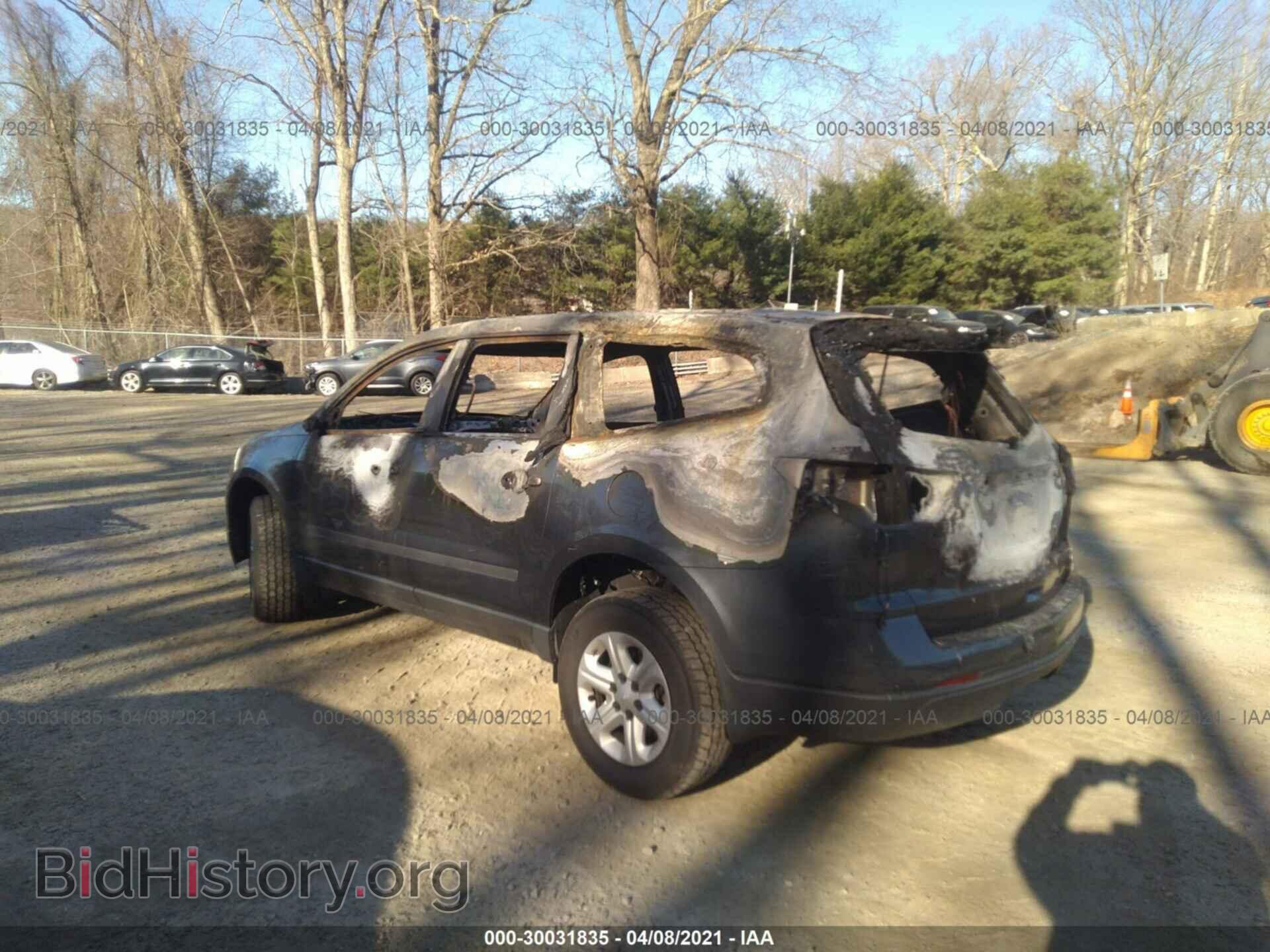 2014 CHEVROLET TRAVERSE - VIN: 1GNKRFKD6EJ246741 - Фото 3