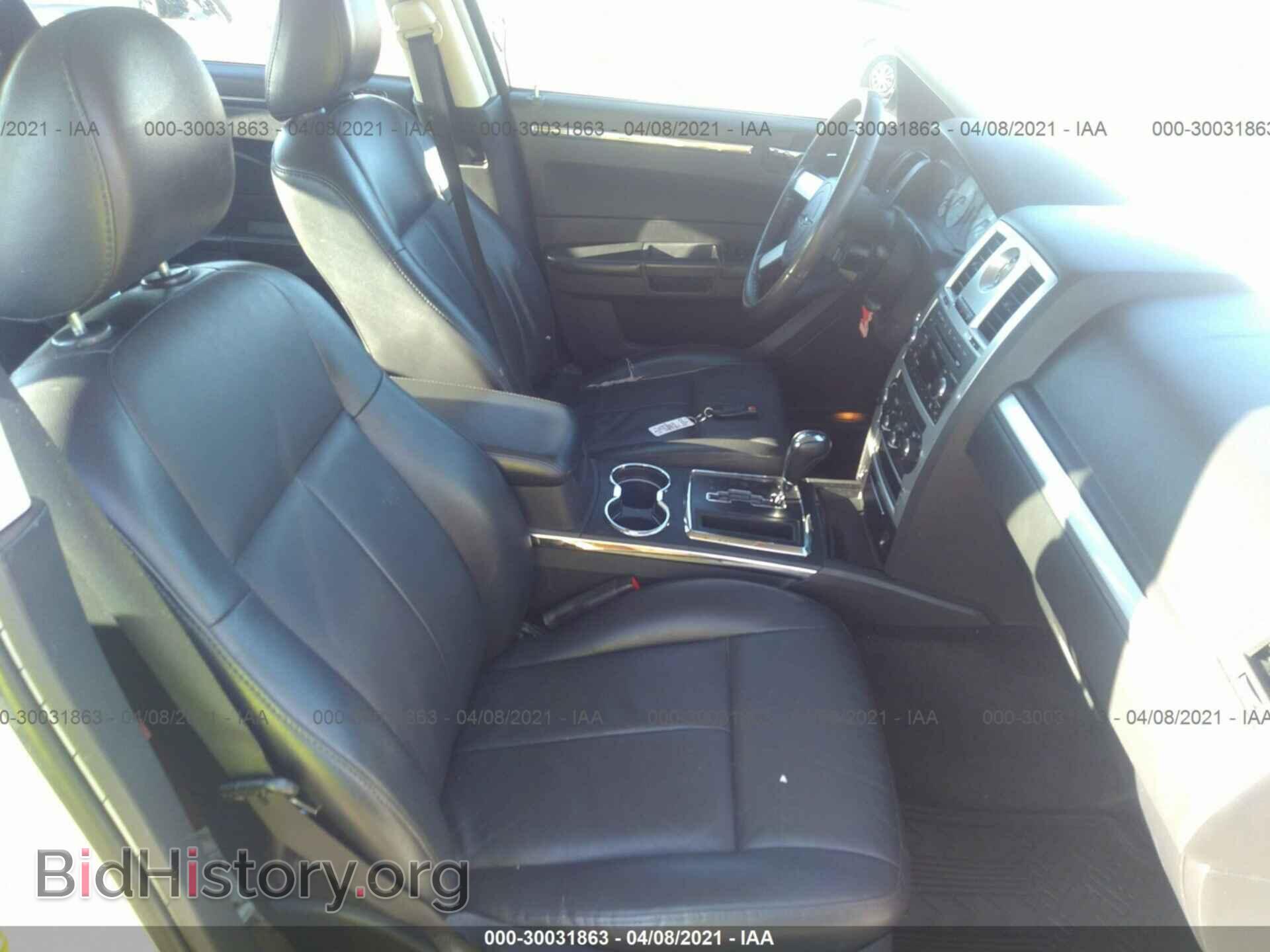 2010 CHRYSLER 300 - VIN: 2C3CA5CV3AH324639 - Photo 5