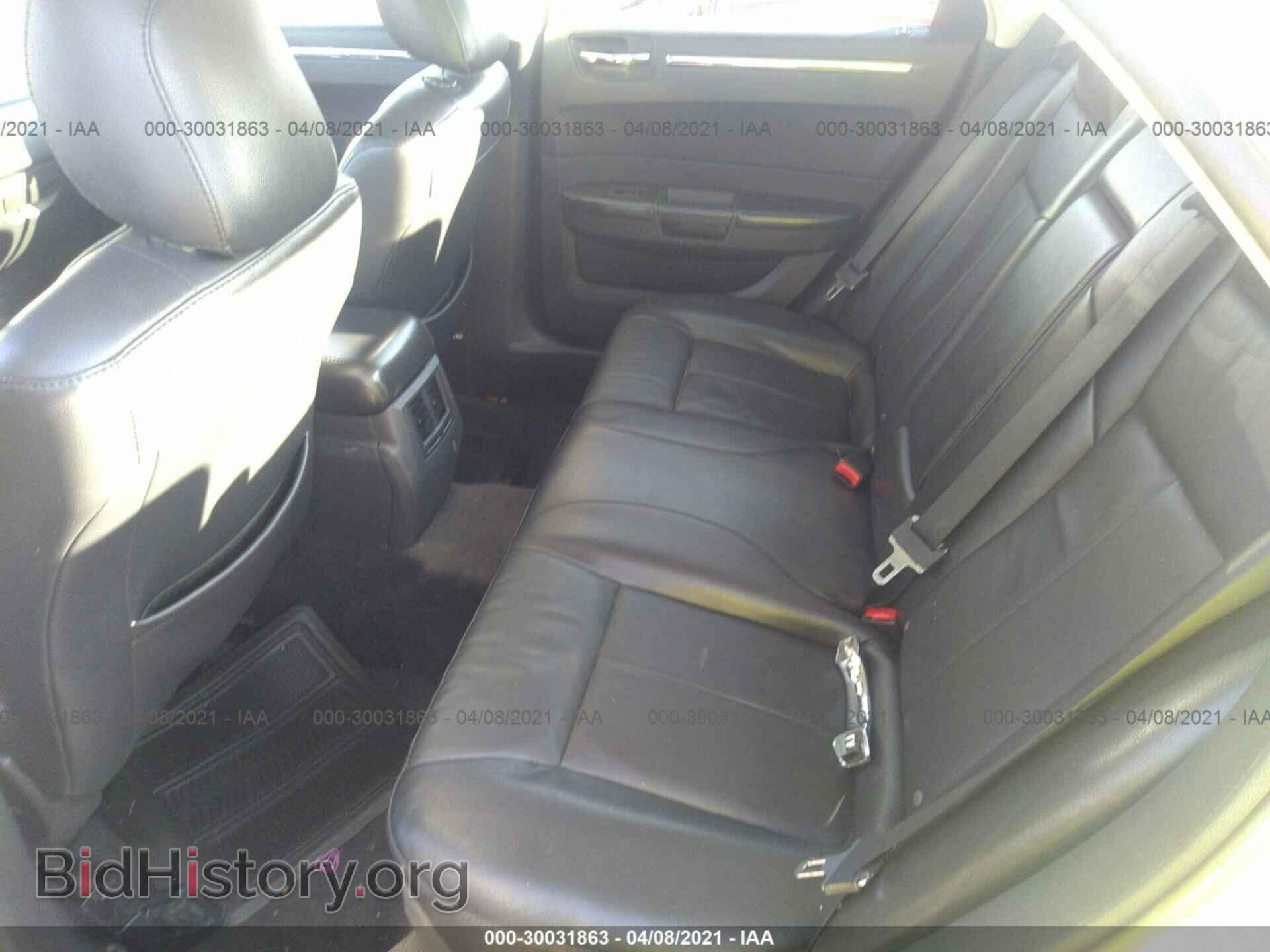2010 CHRYSLER 300 - VIN: 2C3CA5CV3AH324639 - Photo 8