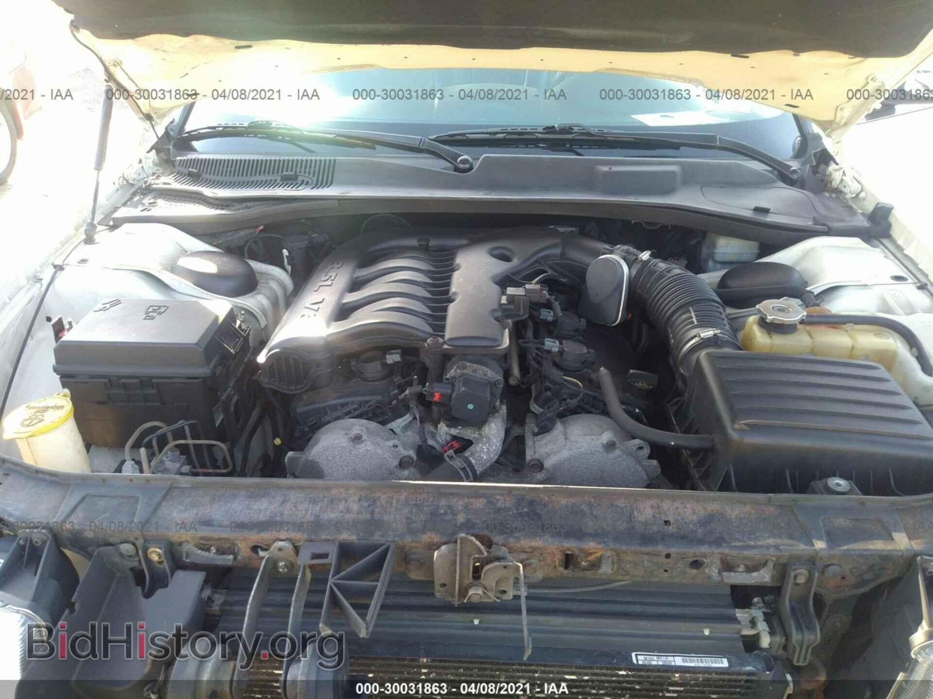 2010 CHRYSLER 300 - VIN: 2C3CA5CV3AH324639 - Photo 10