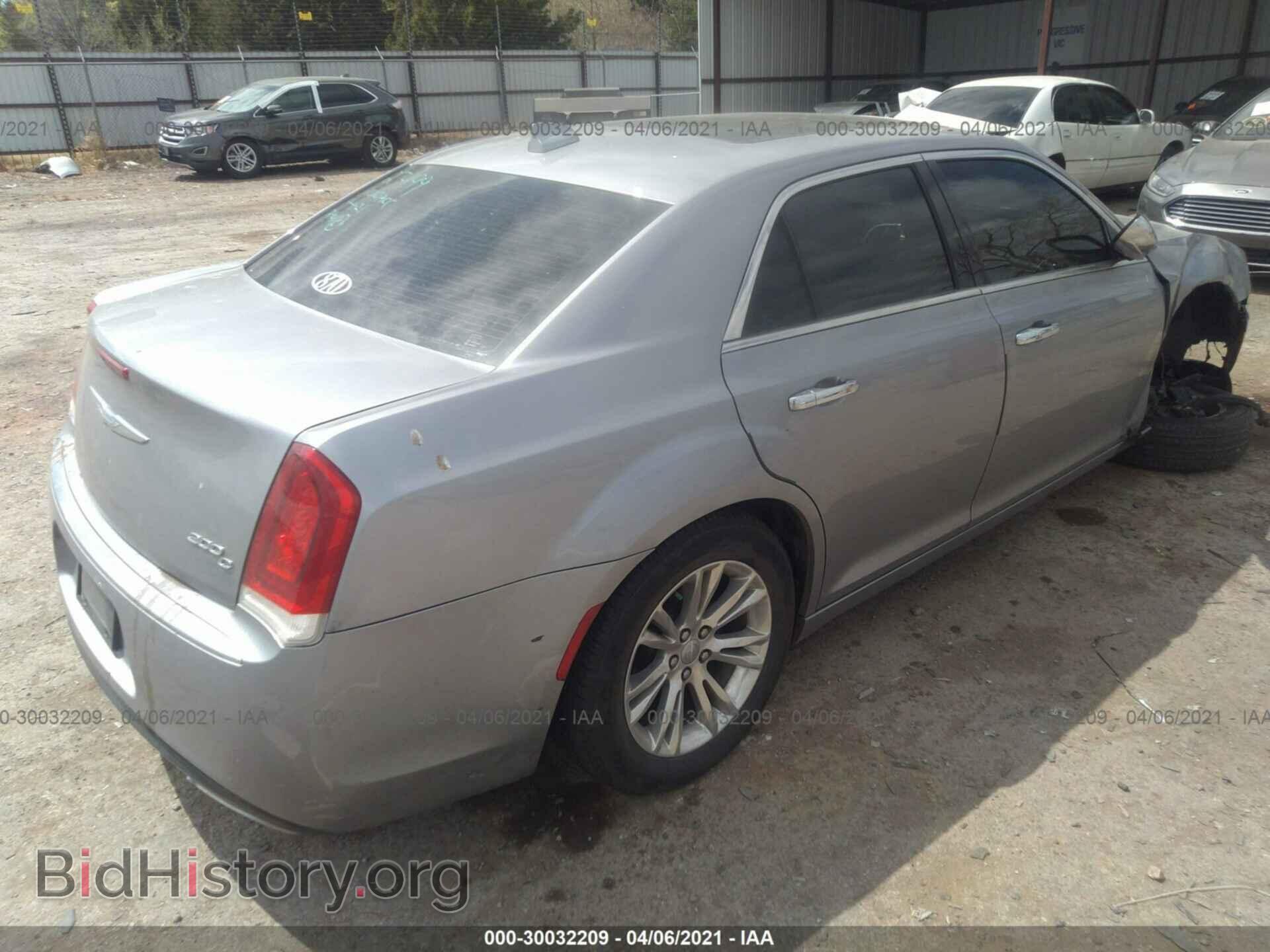 2017 CHRYSLER 300 - VIN: 2C3CCAEG9HH559767 - Фото 4