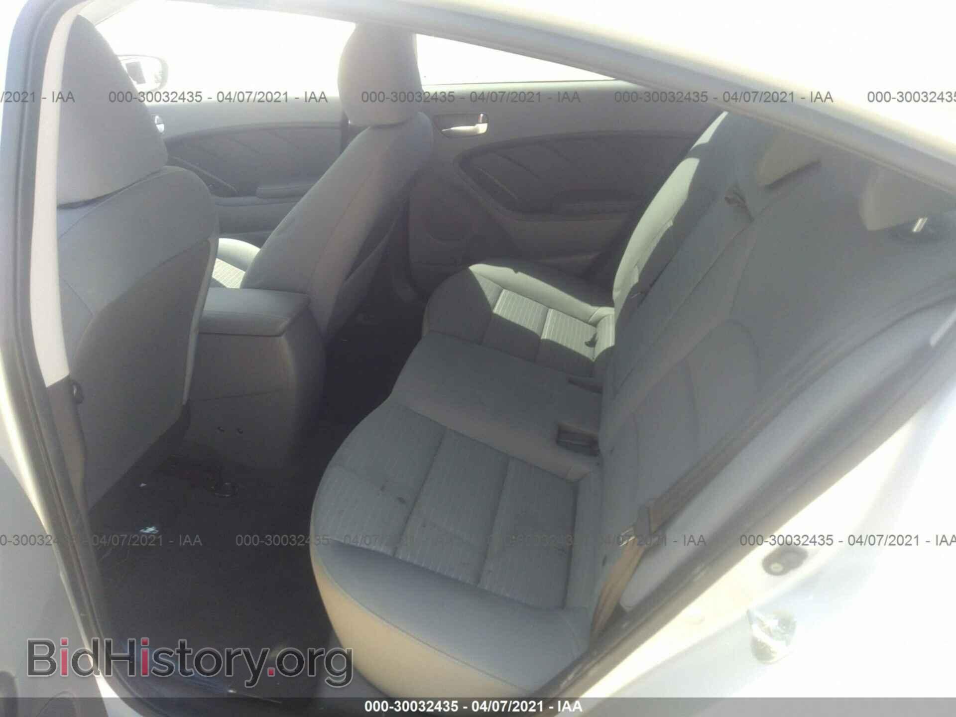2017 KIA FORTE - VIN: 3KPFL4A75HE069287 - Фото 8