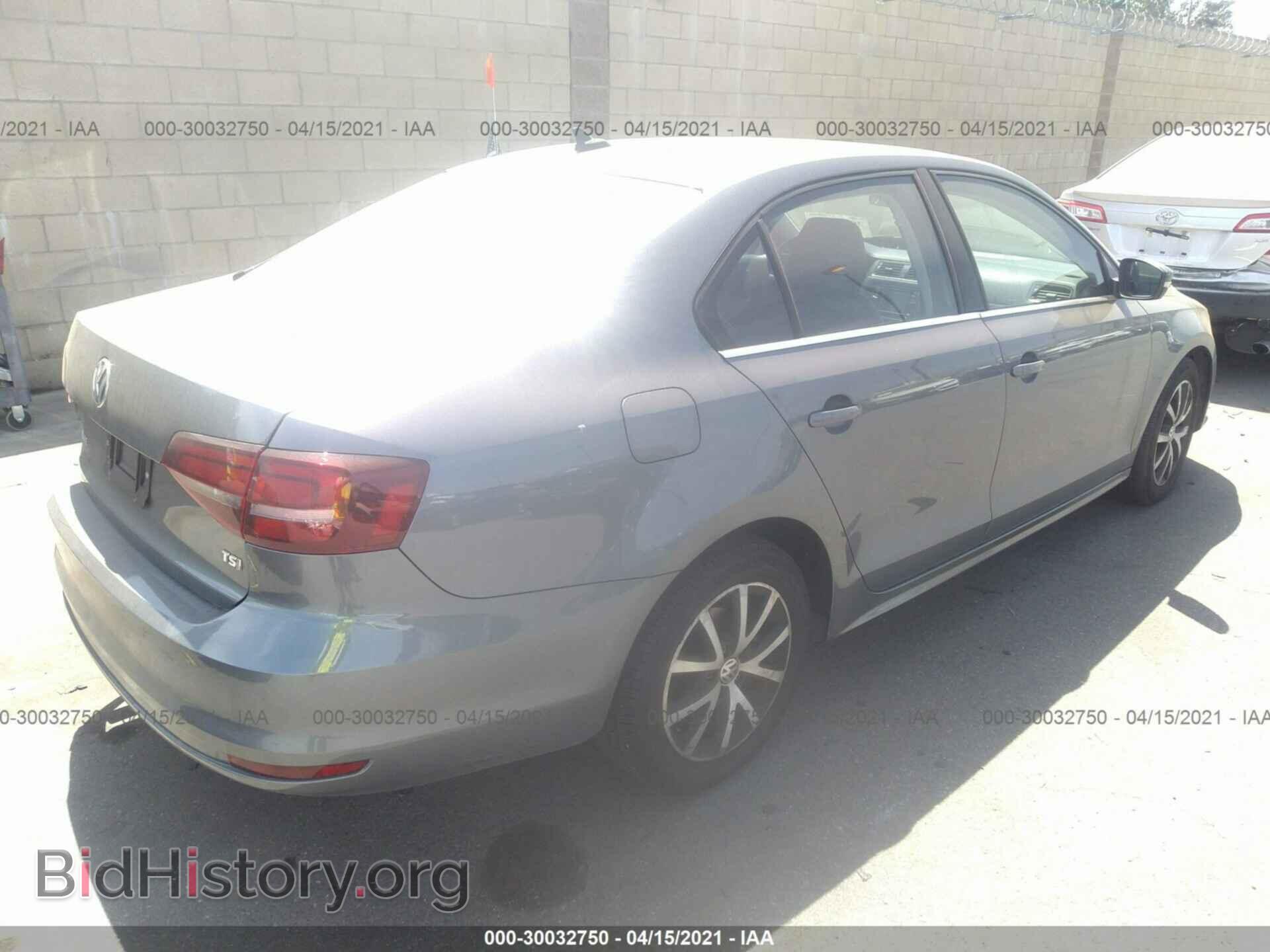 2017 VOLKSWAGEN JETTA - VIN: 3VWDB7AJ0HM263168 - Фото 4