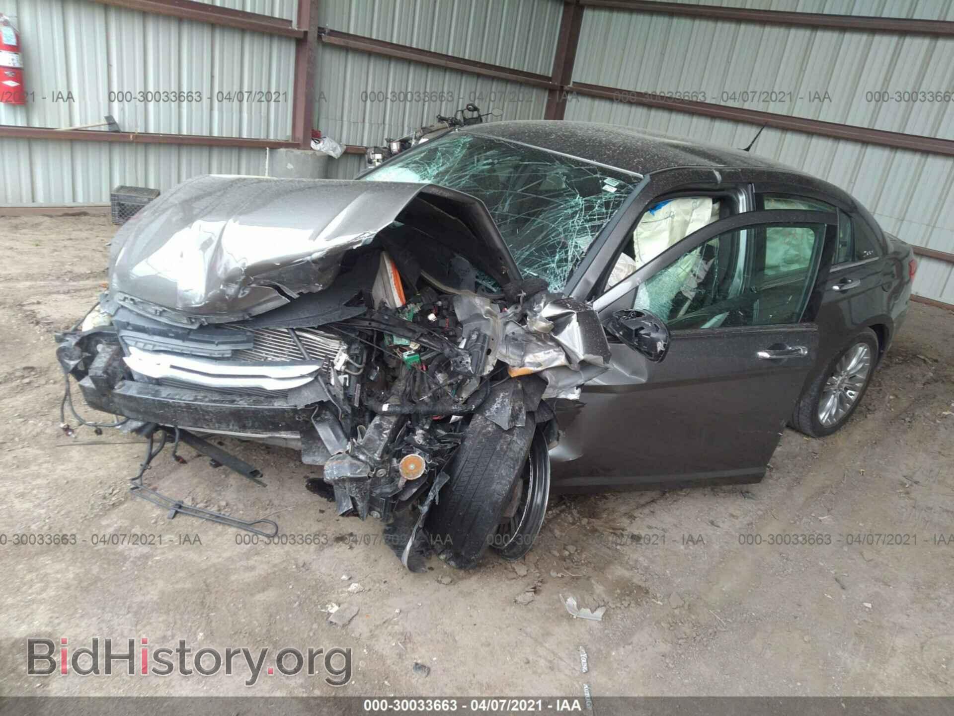 2012 CHRYSLER 200 - VIN: 1C3CCBCB5CN250519 - Photo 2