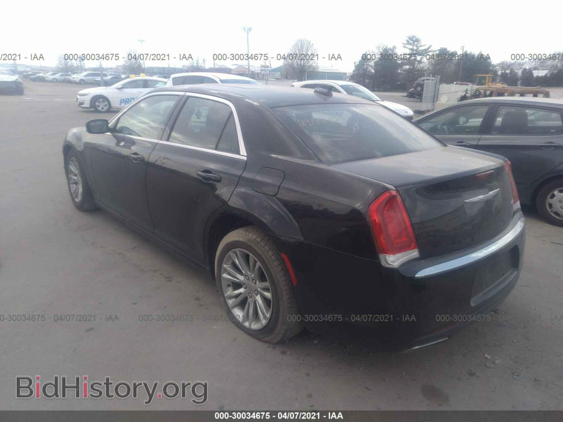 2016 CHRYSLER 300 - VIN: 2C3CCAAG8GH295574 - Фото 3