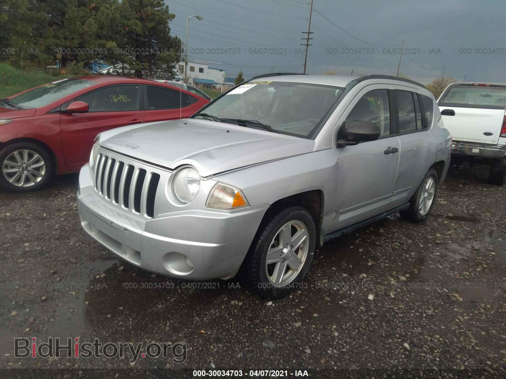 2010 JEEP COMPASS - VIN: 1J4NT1FB0AD671104 - Фото 2